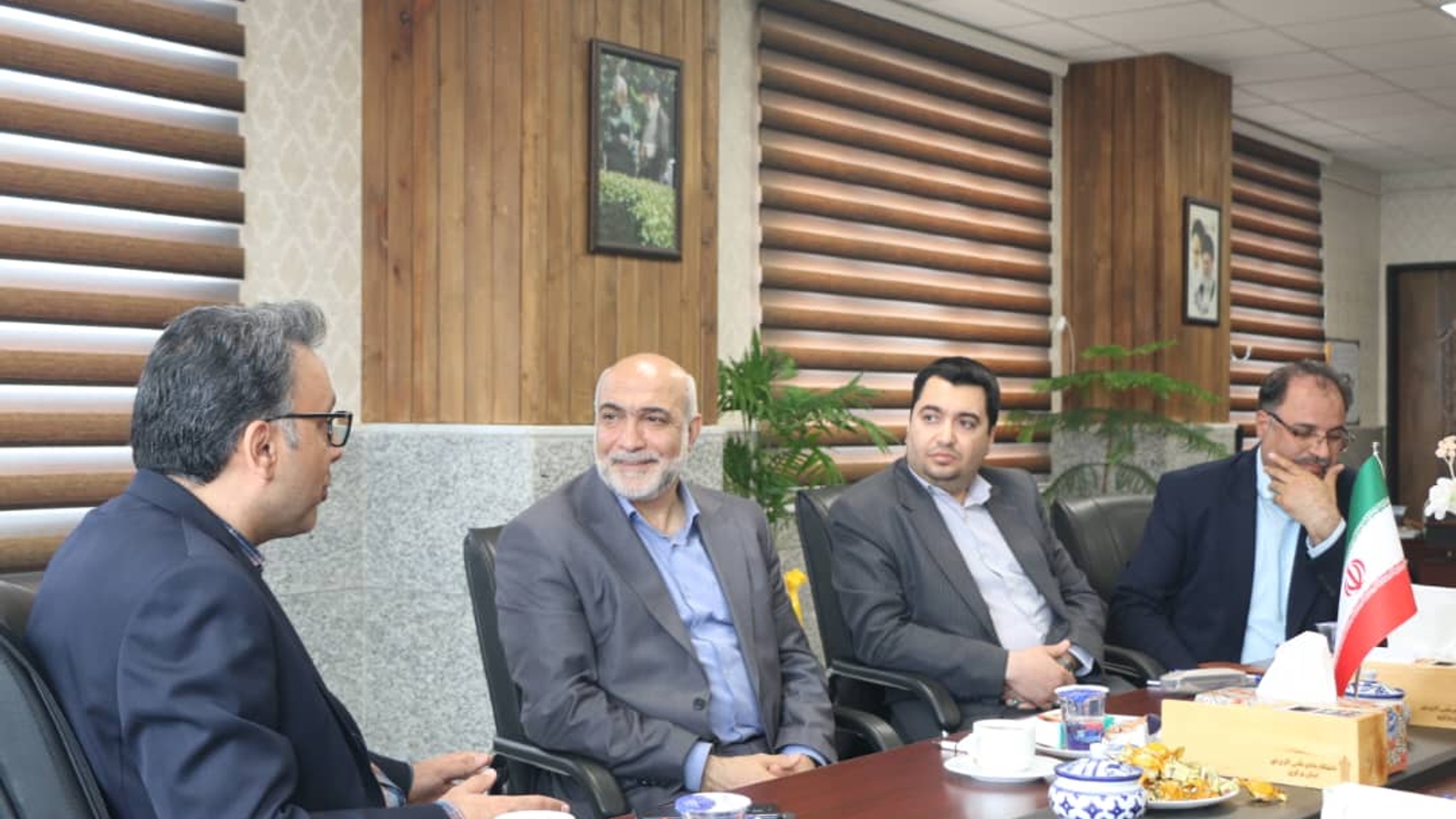 هم افزایی و همکاری با مراکز دانشگاهی