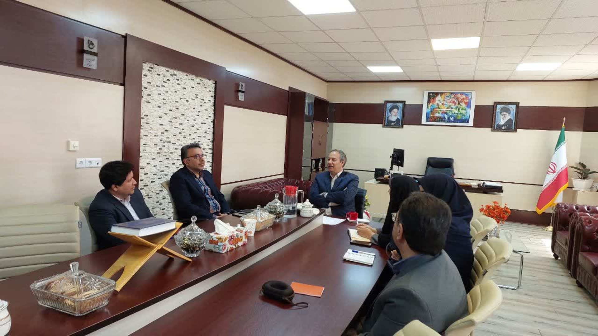 هم افزایی همکاری دفتر برنامه ریزی،بودجه و تحول اداری با مراکز علمی و دانشگاهی