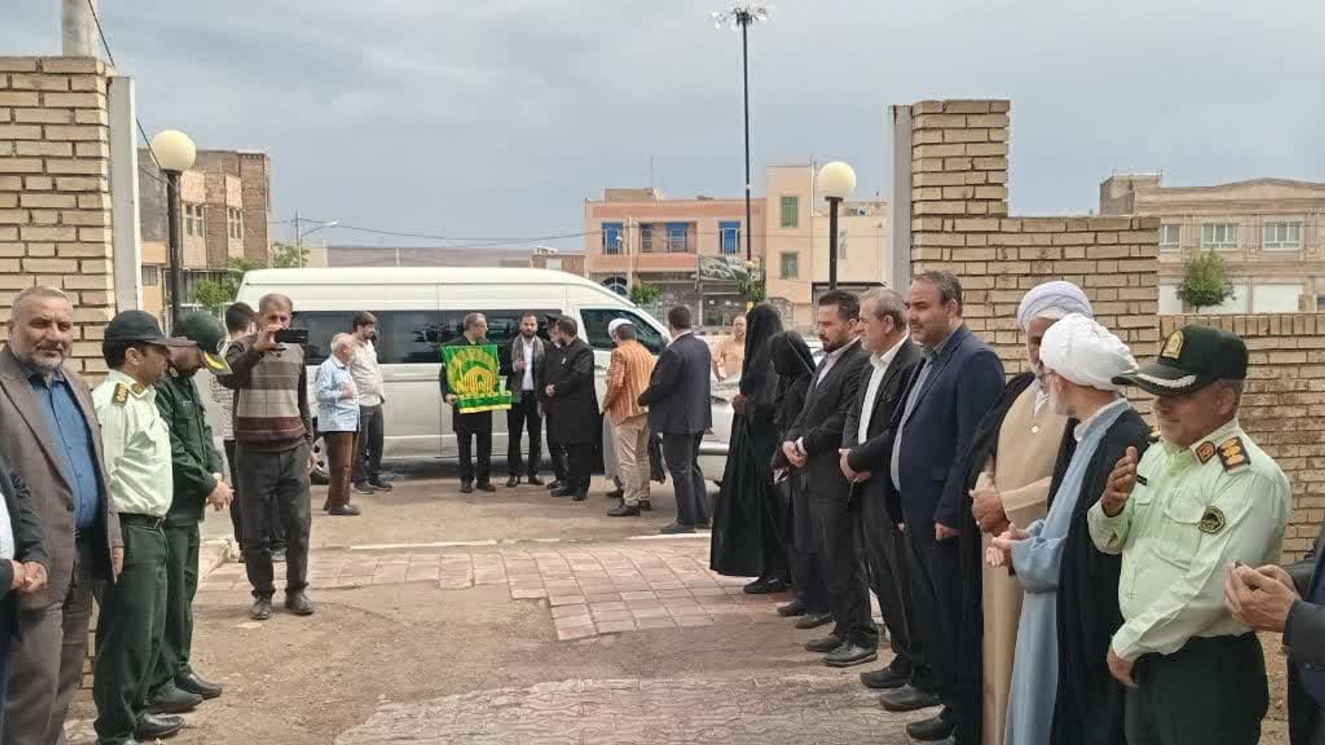 استقبال از کاروان زیر سایه خورشید