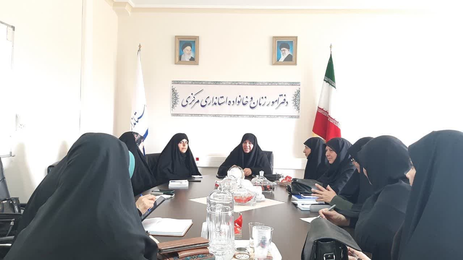 جلسه کمیته بانوان ستاد حمایت از جبهه مقاومت با موضوع بررسی نحوه عملکرد این کمیته وبرنامه ریزی برای ادامه فعالیتها برای کمک به مردم غزه  ونیز تقویت جبهه مقاومت داخلی با توجه به شعار سال به ریاست مفتح زاده مدیر کل امور بانوان وخانواده باحضور سایر اعضا در محل دفتراموربانوان تشکیل شد .

چهارشنبه ۱۰ اردیبهشت ۱۴۰۴