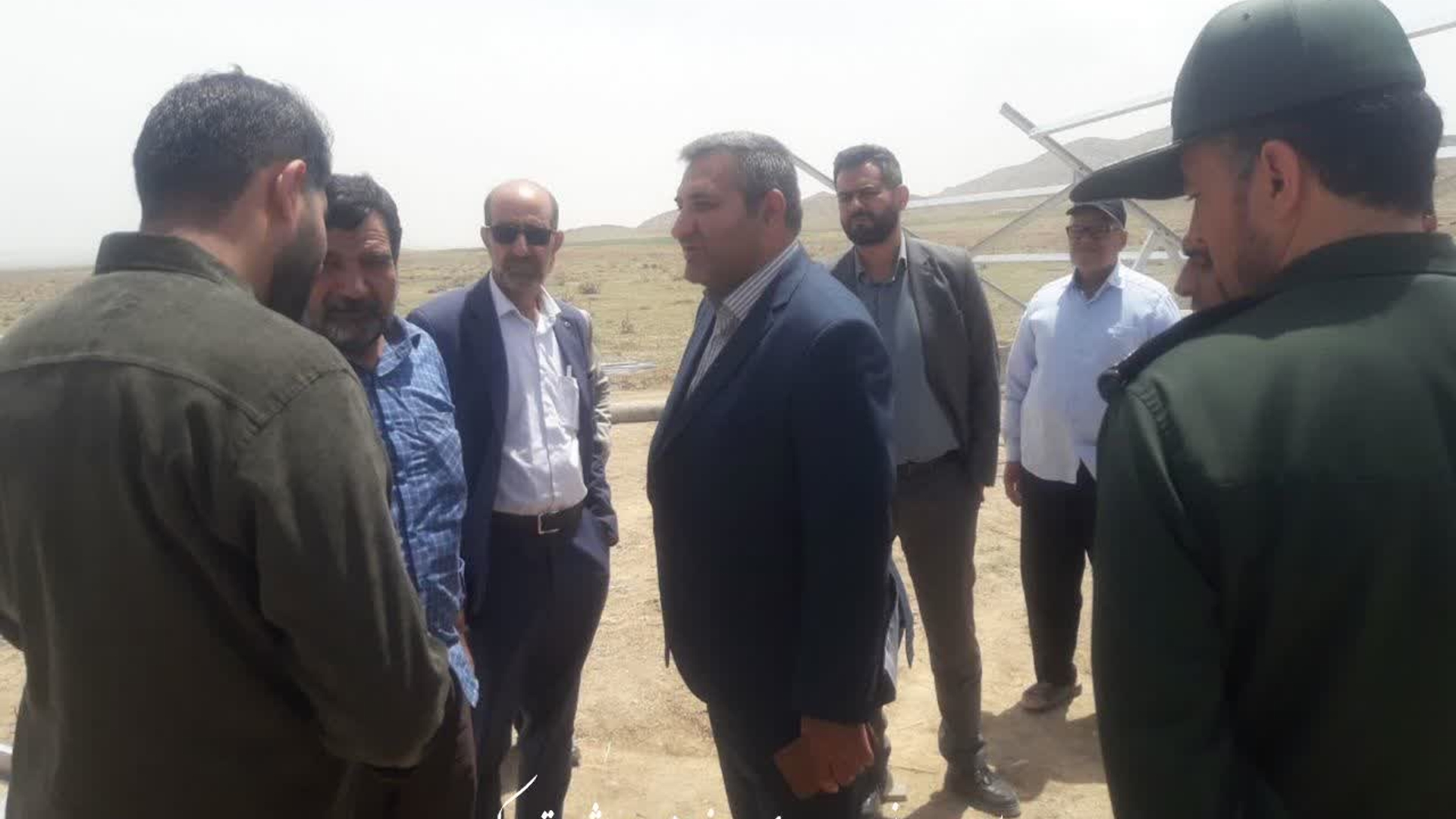 🔻بازدید فرماندار شهرستان کمیجان از پروژه احداث پنل‌های خورشیدی در شهر میلاجرد