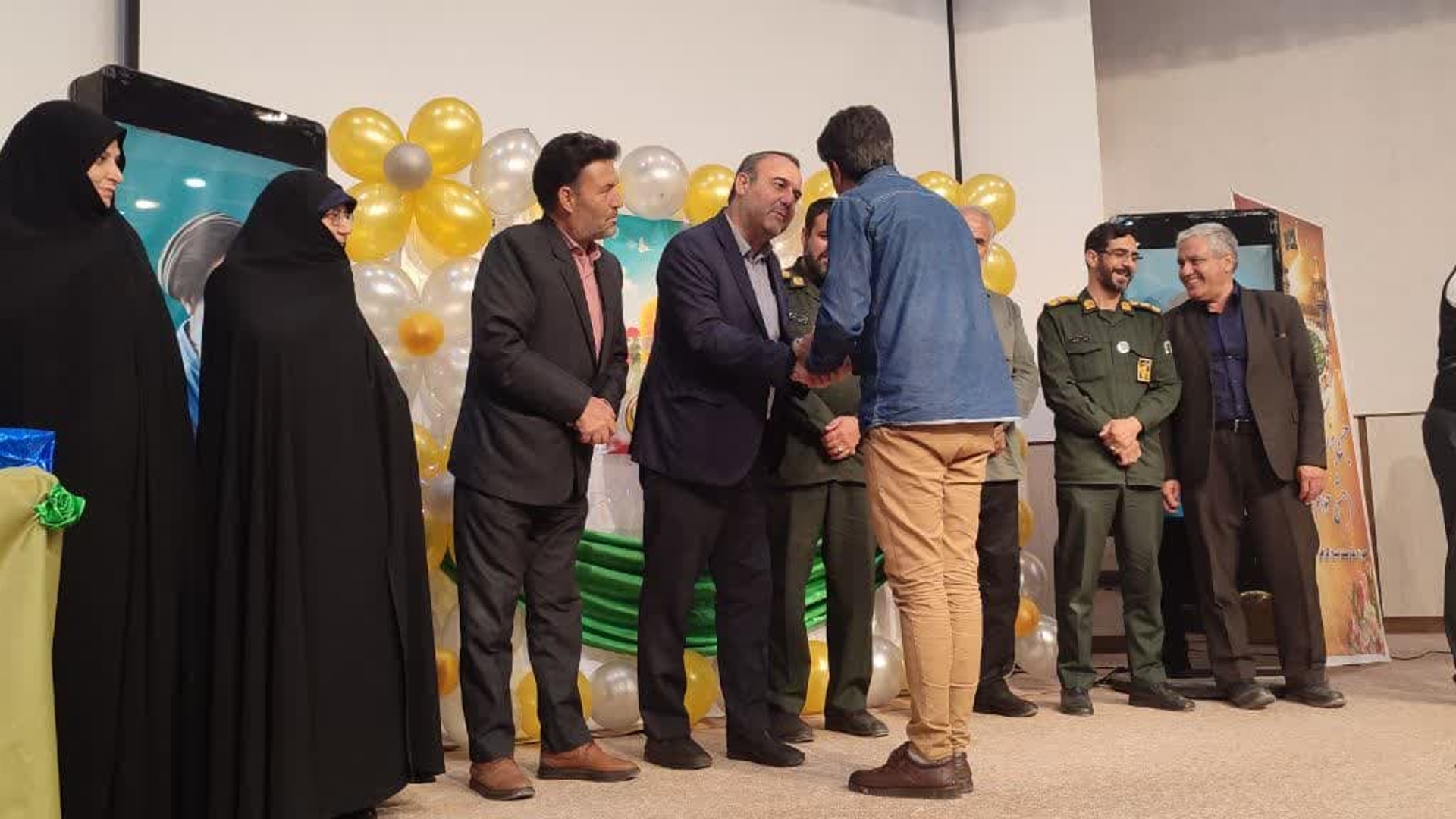 "جشن بزرگ بانوی کرامت" (جشن خواهر و برادری)