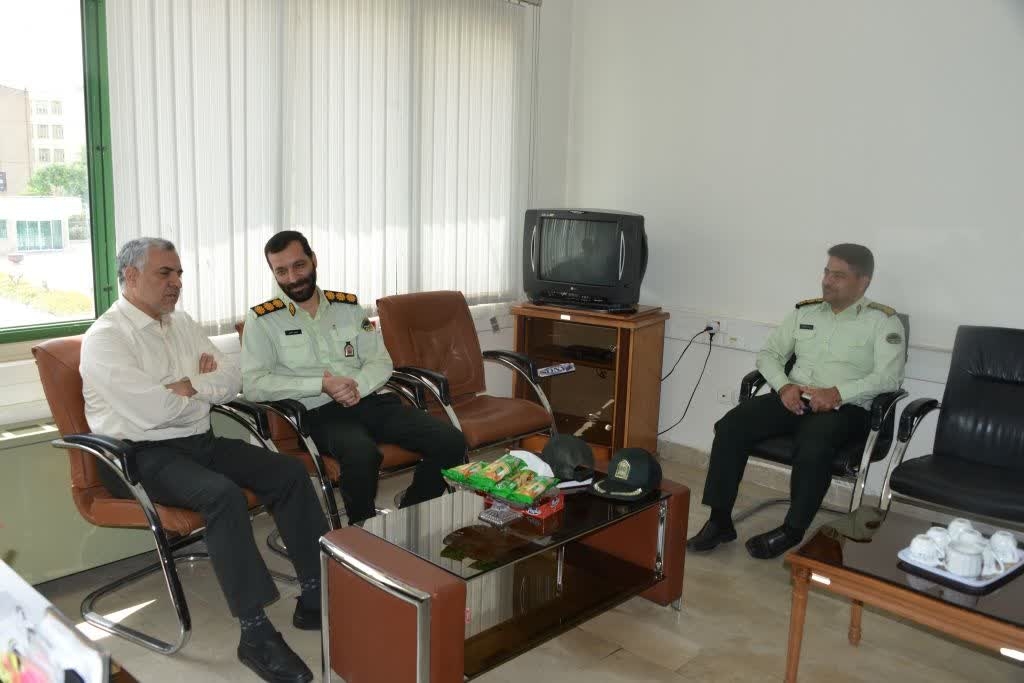 ديدارمعاون فرهنگي و اجتماعي فرماندهي انتظامي استان با مدير کل دفتر امور اجتماعي و فرهنگي