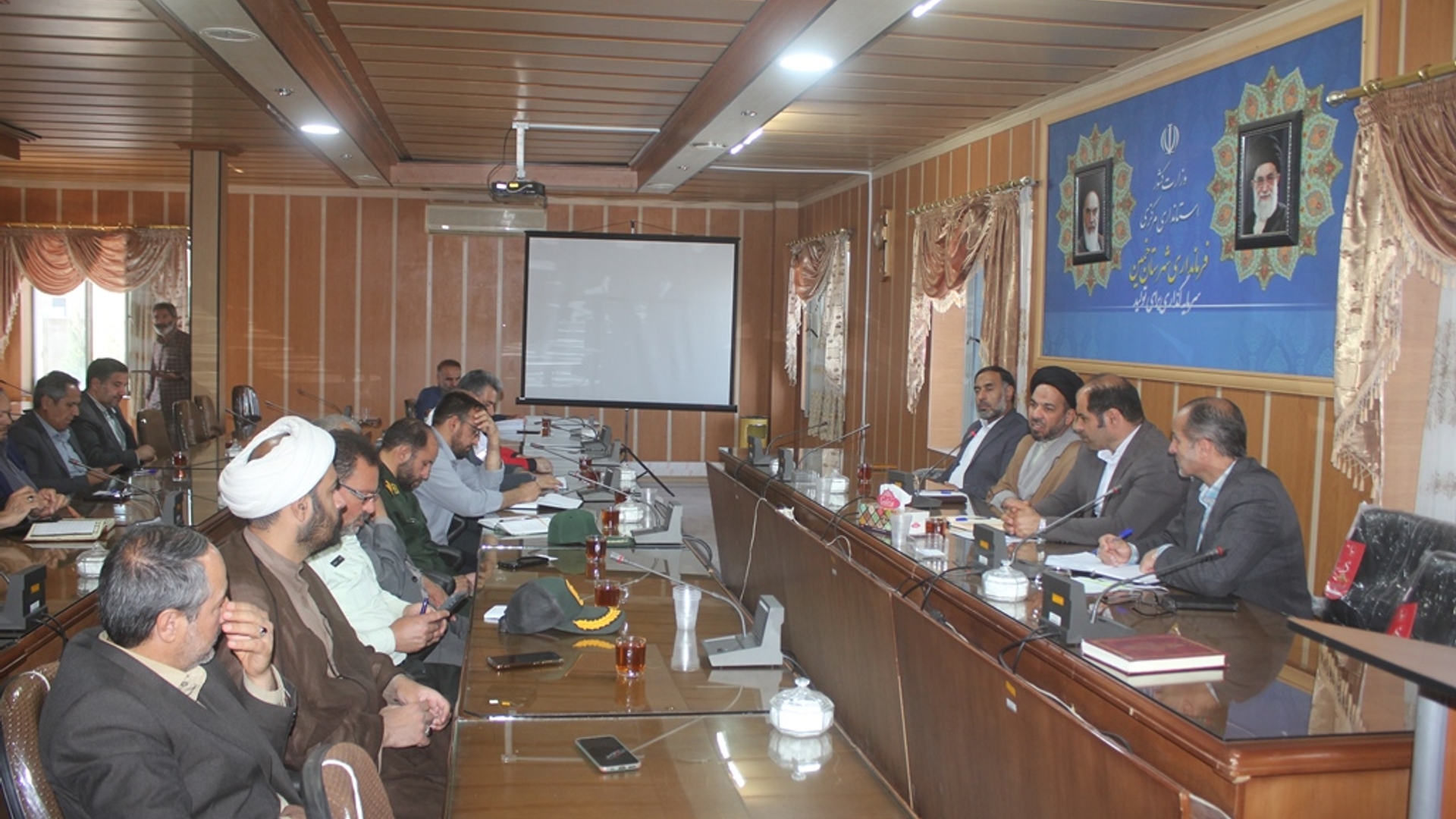 جلسه هماهنگی بزرگداشت شهدای خدمت در شهرستان خمین برگزار شد