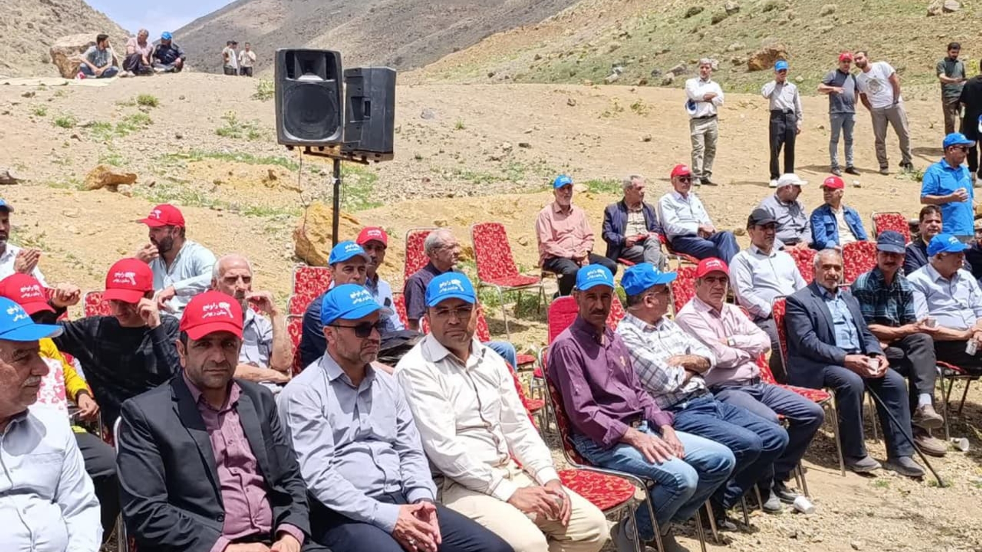 بیست وهشتمین جشن ریواس روستای راونج با حضور جلالی نماینده مردم دلیجان و محلات در مجلس شورای اسلامی، اشرفی سرپرست بخشداری مرکزی دلیجان، جمعی از مسئولین شهرستان دلیجان،اعضای شورا و دهیار روستای مذکور با حضور پر شور اهالی روستای راونج همراه با برگزاری برنامه شادومفرح، بازی های بومی محلی برگزار شد، اقامه نماز جماعت و صرف نهار وعکس یادگاری پایان بخش این جشن بود.