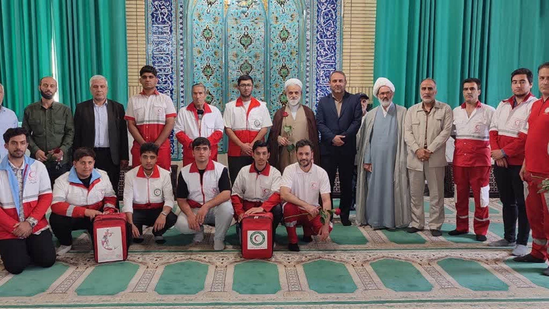 پرپایی میز خدمت جمعیت هلال احمر