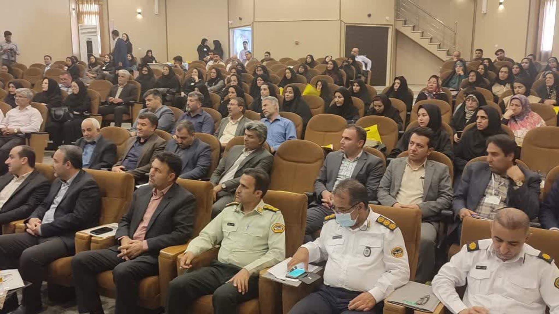 "ششمین مجمع سلامت شهرستان"