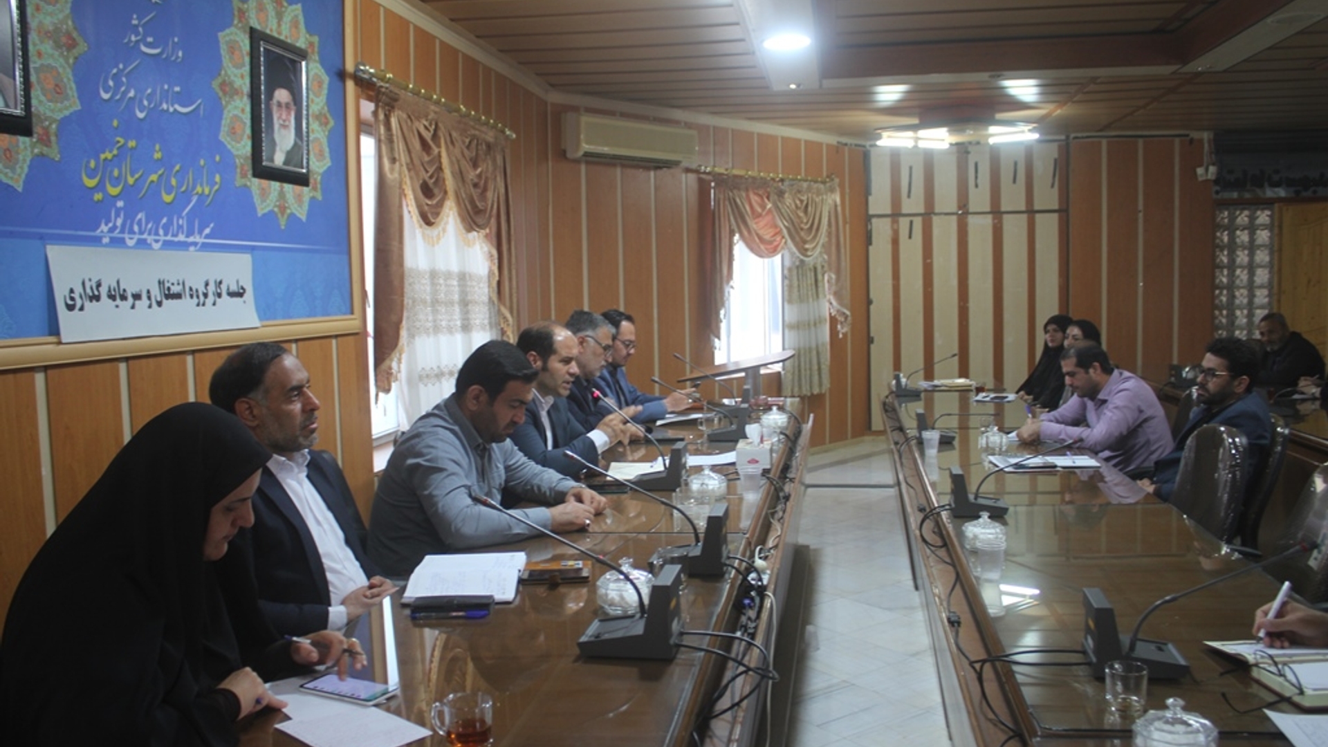 اولین جلسه کارگروه اشتغال و سرمایه گذاری شهرستان خمین در سال 1404 برگزار شد