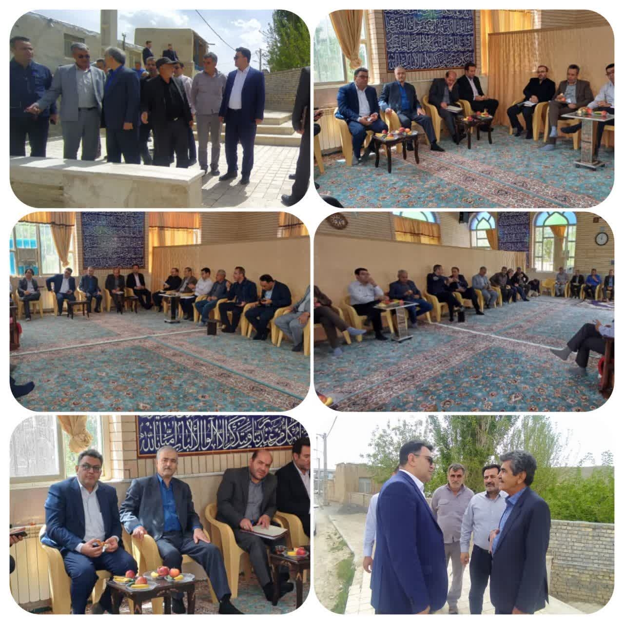 بررسی مسائل و مشکلات روستای رود باران با حضور فرماندار و دکتر جمالیان