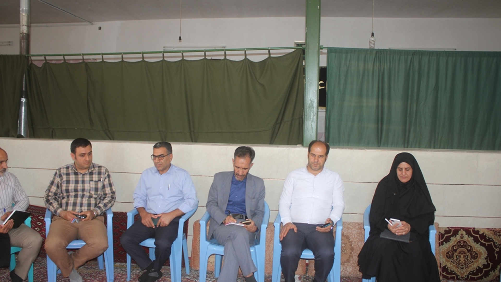 نشست بررسی مسائل و مشکلات روستای طنجران شهرستان خمین برگزار شد