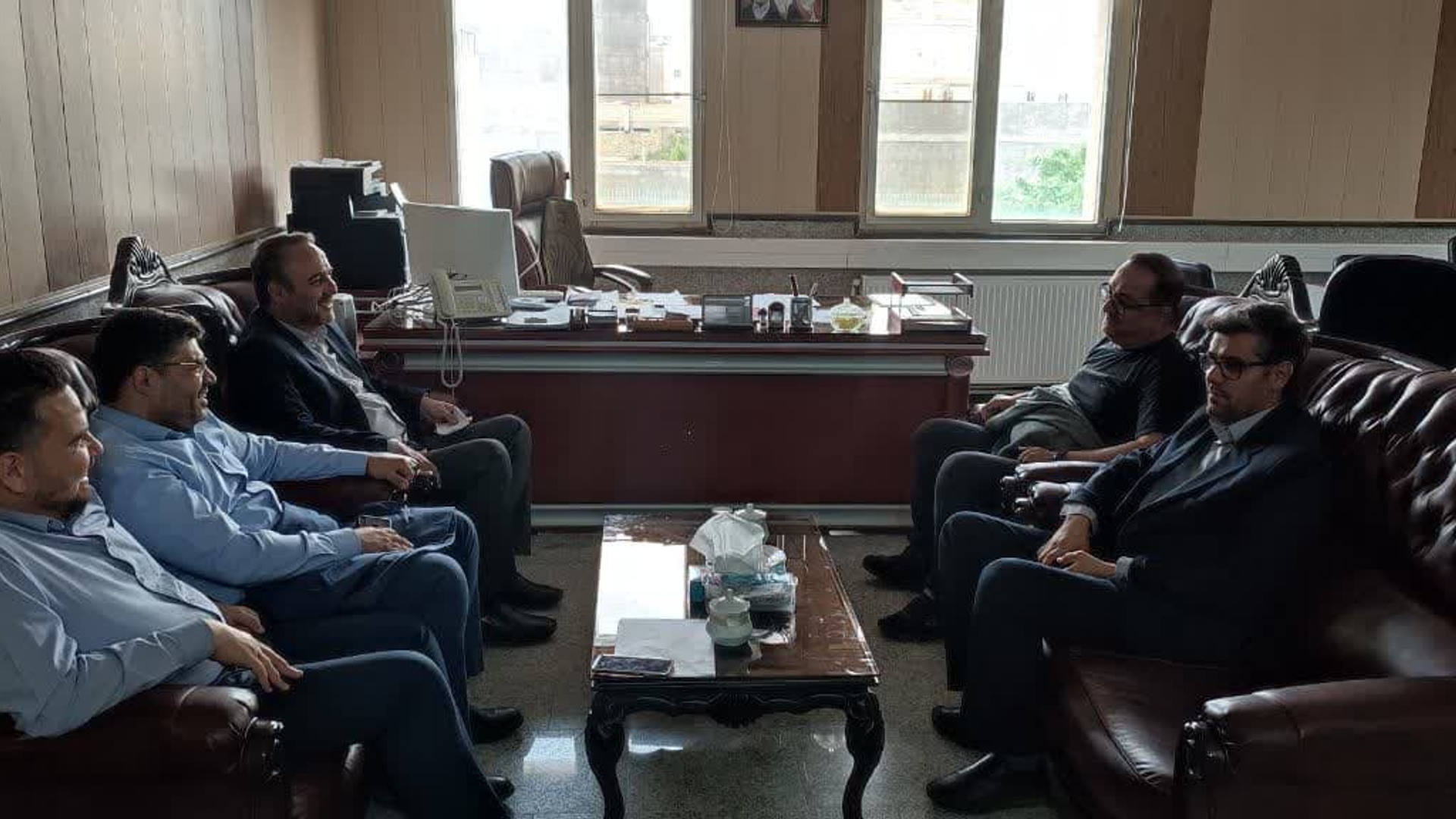 دیدار سرپرست اداره توزیع برق شهرستان با فرماندار