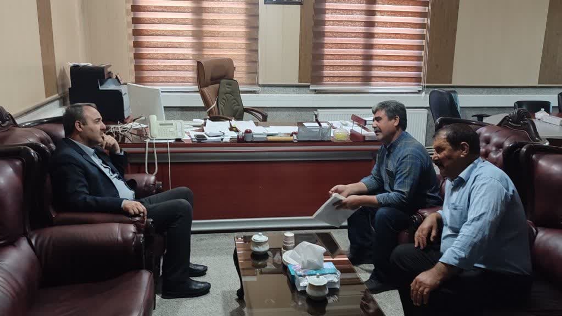 دیدار اعضای شورای اسلامی روستای قشلاق سردار سبز علی با فرماندار