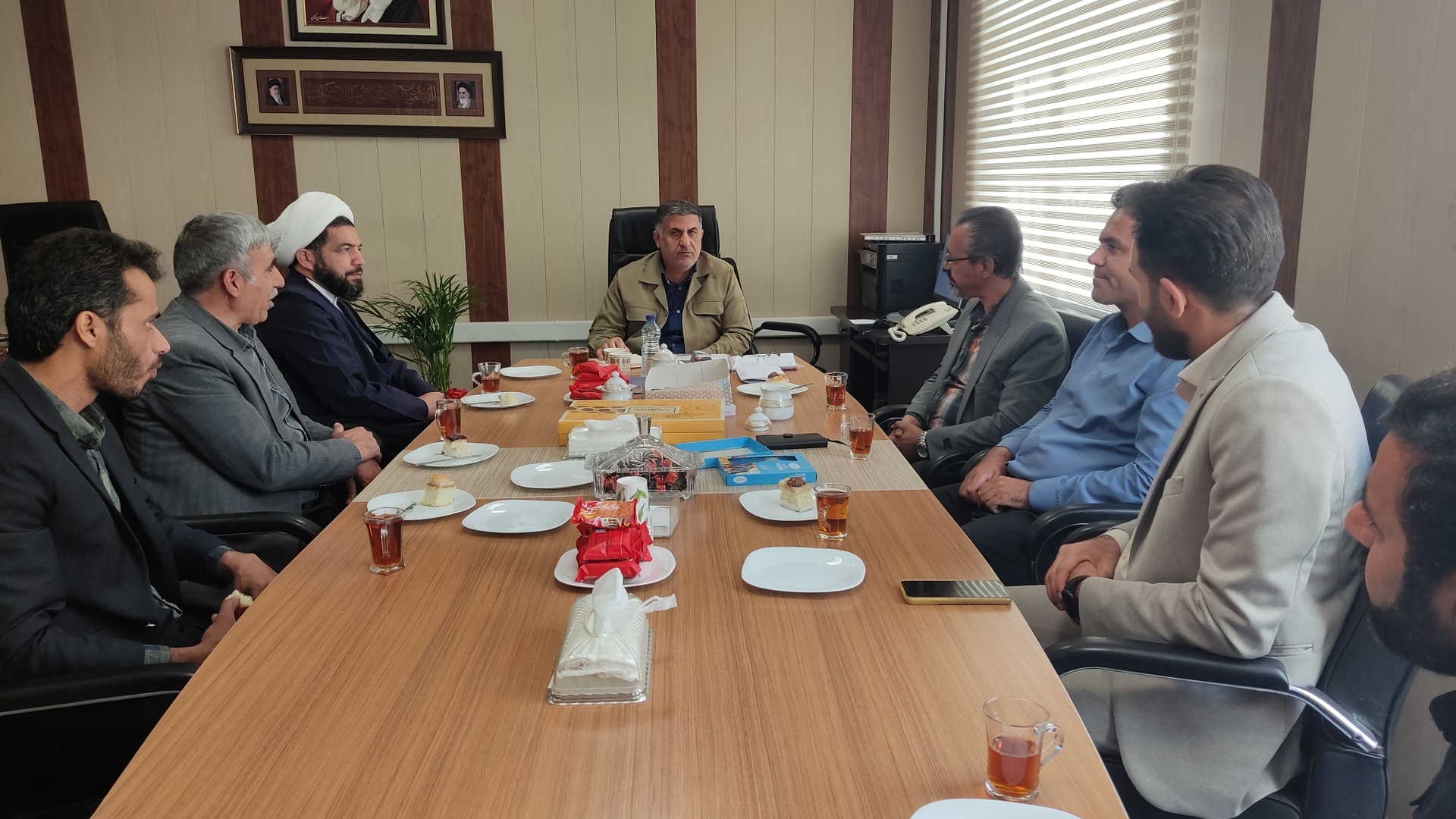 دیدار سرپرست شهرداری و اعضای شورای اسلامی شهر داودآباد با سرپرست دفتر امور شهری و شوراها