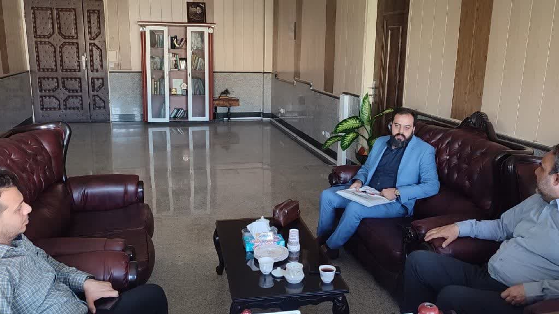 ملاقـات مردمی و دیدار چـهره به چهره