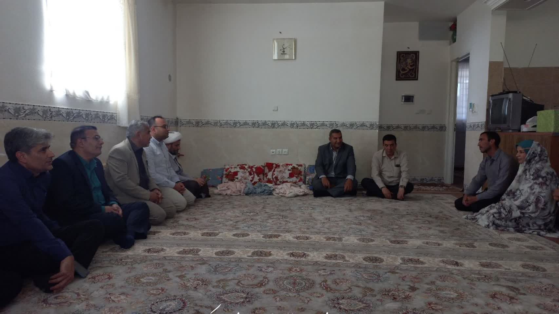 📌 دیدار فرماندار شهرستان کمیجان با خانواده صاحب فرزندان سه‌قلو؛