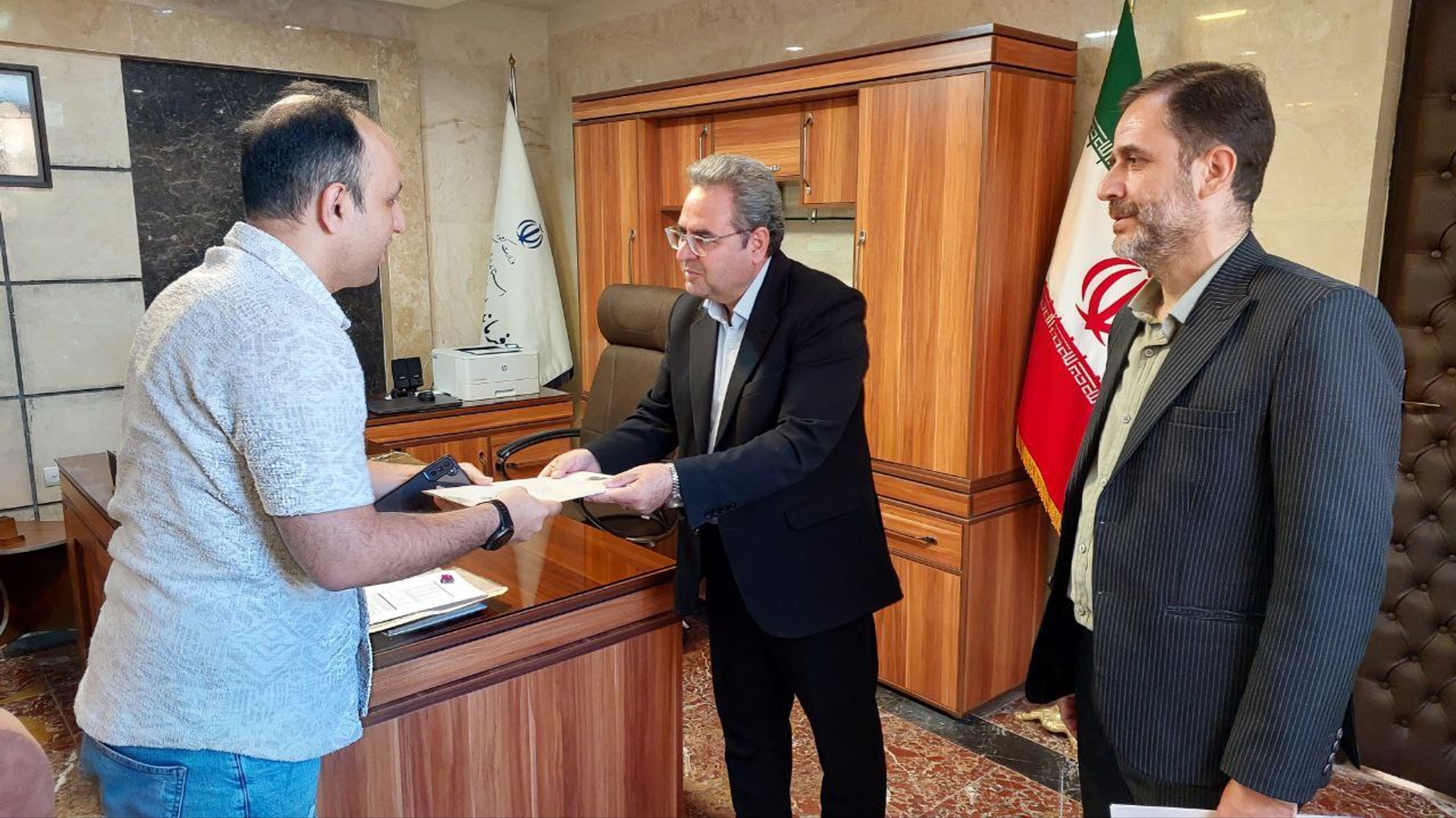 تجلیل فرماندار محلات از رسانه‌های برتر پویشِ " نه به تصادف"