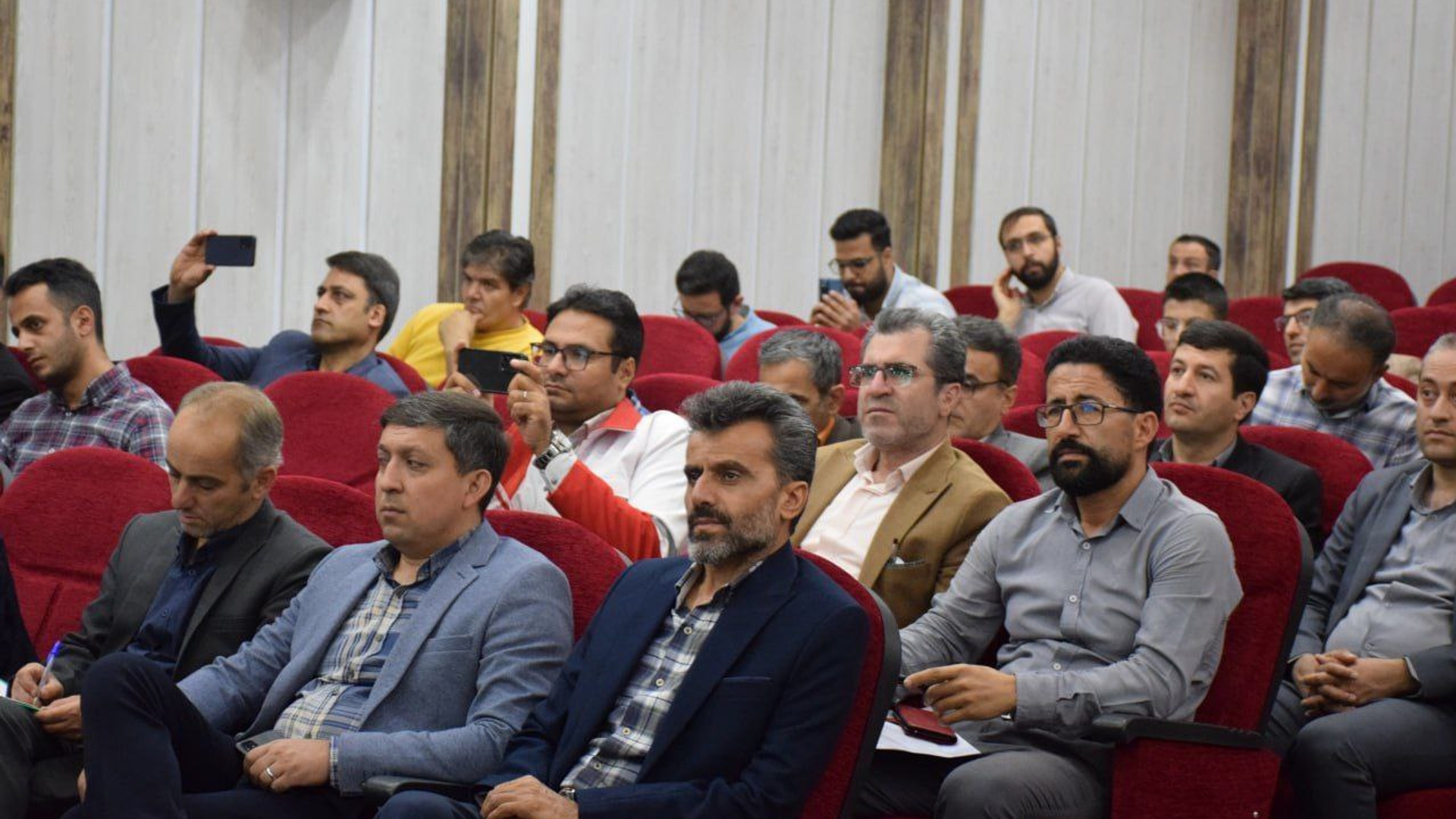 کارگاه تخصصی هوش مصنوعی و آیین تجلیل از مسئولان روابط عمومی ادارات شهرستان محلات برگزار شد