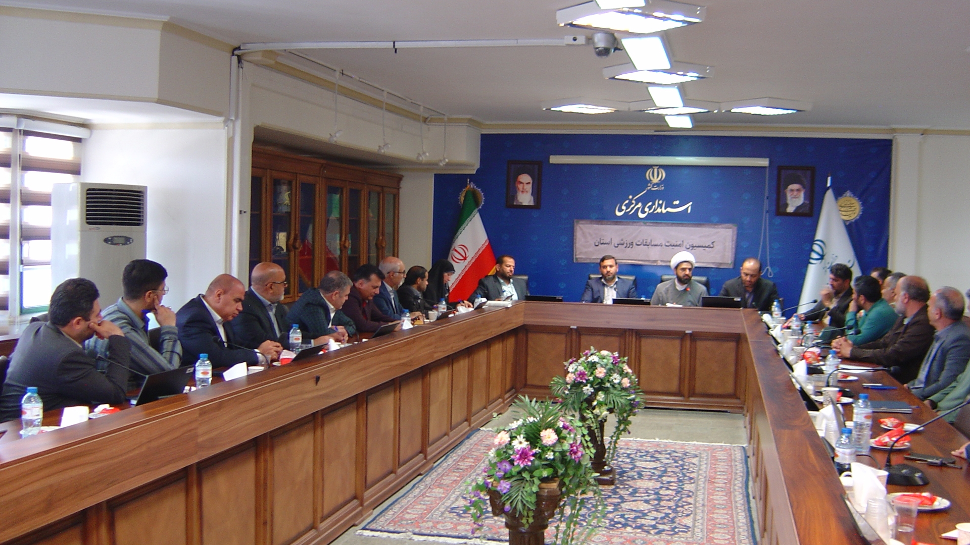 جلسه کمیسیون امنیت ورزش استان به ریاست جناب آقای برنج زاده مدیرکل امنیتی و انتظامی با حضور اعضاء و مدیرکل دفتر امور فرهنگی وزارت ورزش و جوانان