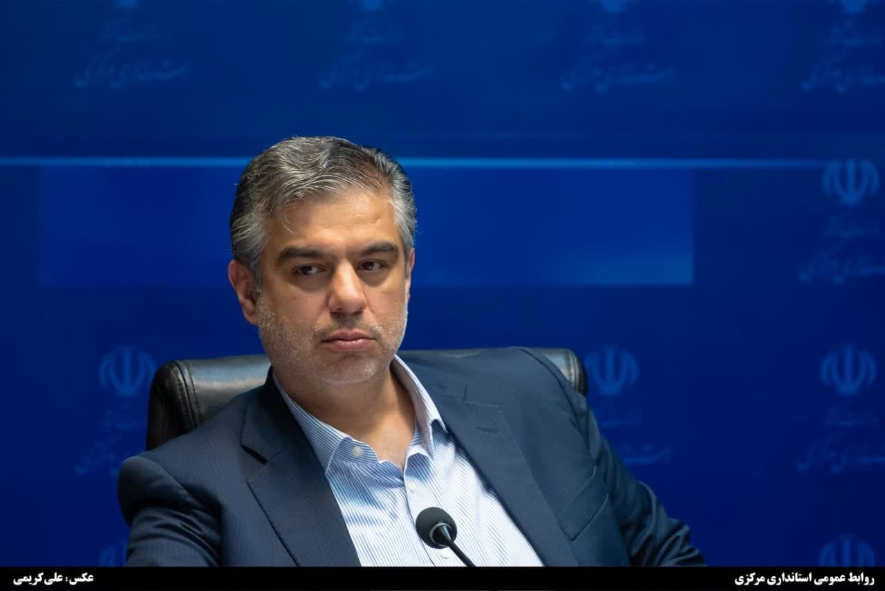 استاندار مرکزی: فرمانداران زمین‌های جدید برای توسعه نیروگاه‌های خورشیدی را شناسایی کنند