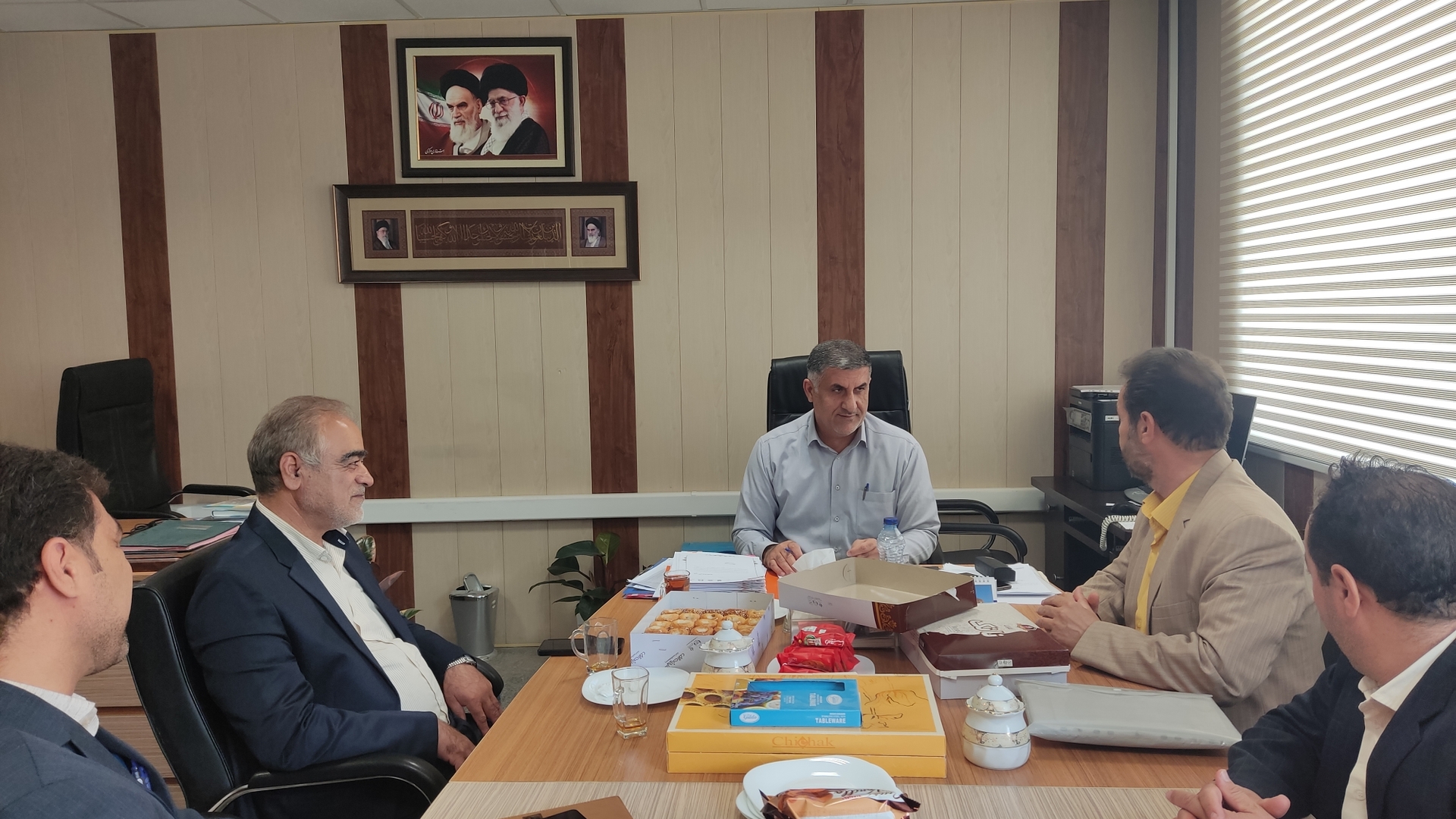 دیدار اعضای شورای اسلامی شهر غرق‌آباد با سرپرست دفتر امور شهری و شوراهای استانداری مرکزی