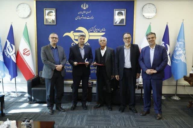 تفاهم‌نامه‌ توسعه حمل‌ونقل هوایی استان مرکزی منعقد شد