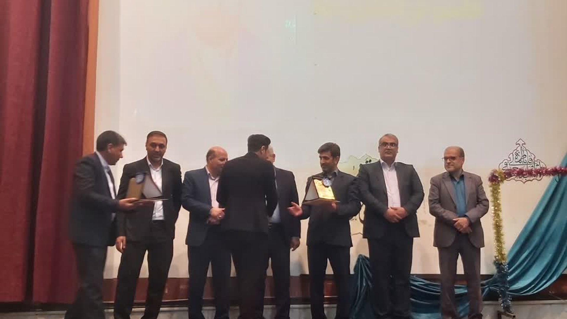 🔻گرامیداشت سالروز شهادت استاد مطهری و نکوداشت مقام معلم شهرستان آشتیان