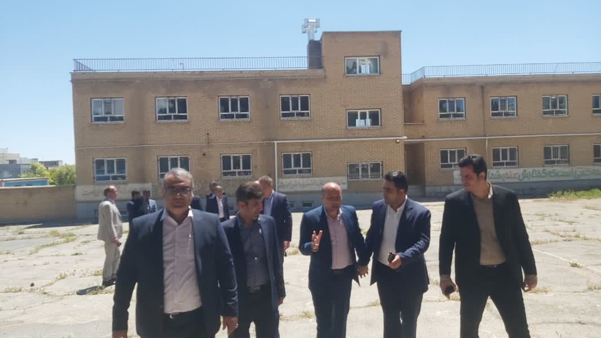 ⚪ بازدید معاون وزیر آموزش و پرورش از مدرسه استثنایی عارف آشتیان