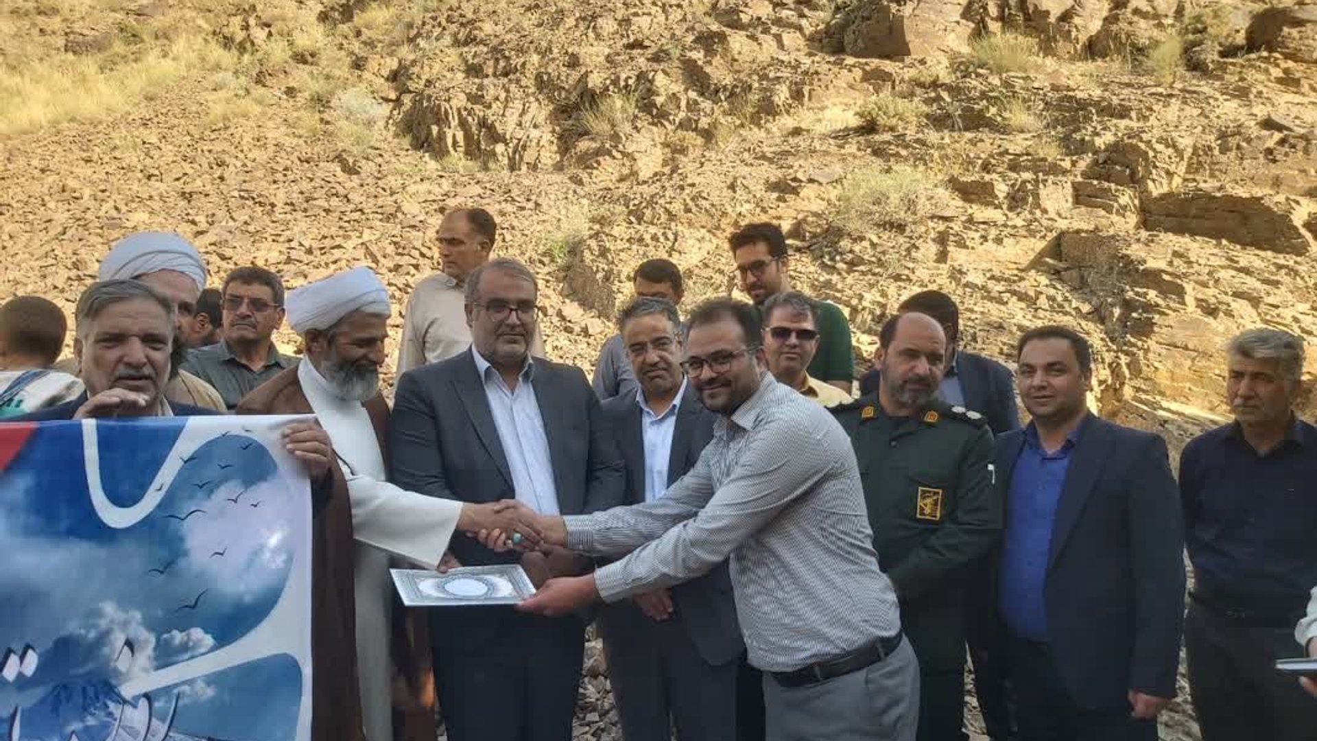 ⭕ همایش بزرگ پیاده‌روی و روز بوم گردی در شهرستان آشتیان