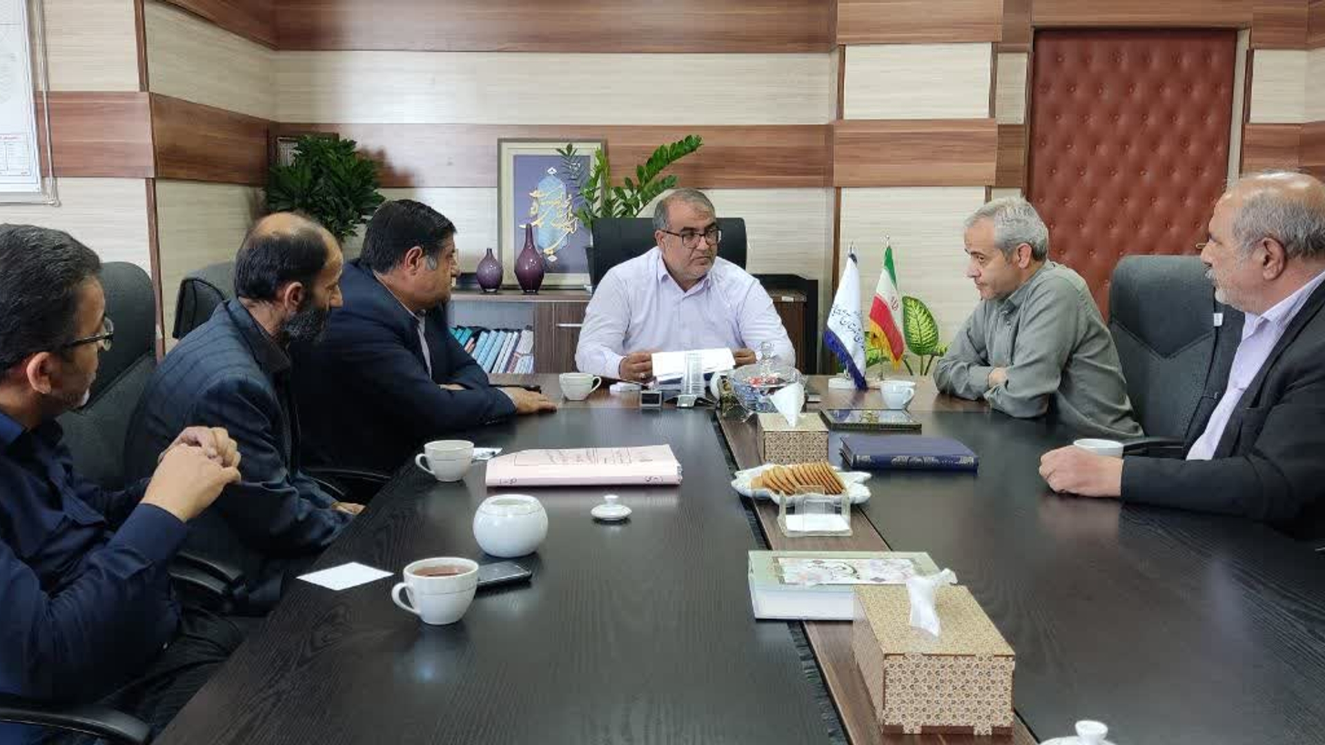 برگزاری جلسه توافق با نماینده مالکین اراضی موسوم به یوسف‌آباد