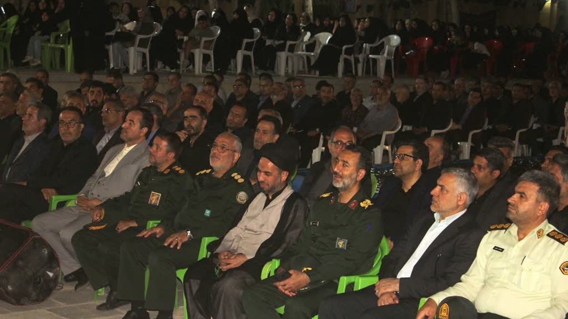 🔻جلسه(۲) شورای اداری استان مرکزی برگزار شد.

🔹جلسه (۲) شورای اداری سال ۱۴۰۴ استان مرکزی به ریاست دکتر زندیه وکیلی استاندار مرکزی و به مناسبت ایام ارتحال امام خمینی(ره) در بیت قدیمی ایشان در شهرستان خمین برگزار گردید.

🔹 در این جلسه علیرضا ملک جانی سرپرست دفتر مدیریت عملکرد،بازرسی،امورحقوقی و ارتباطات مردمی استانداری مرکزی حضور داشت.