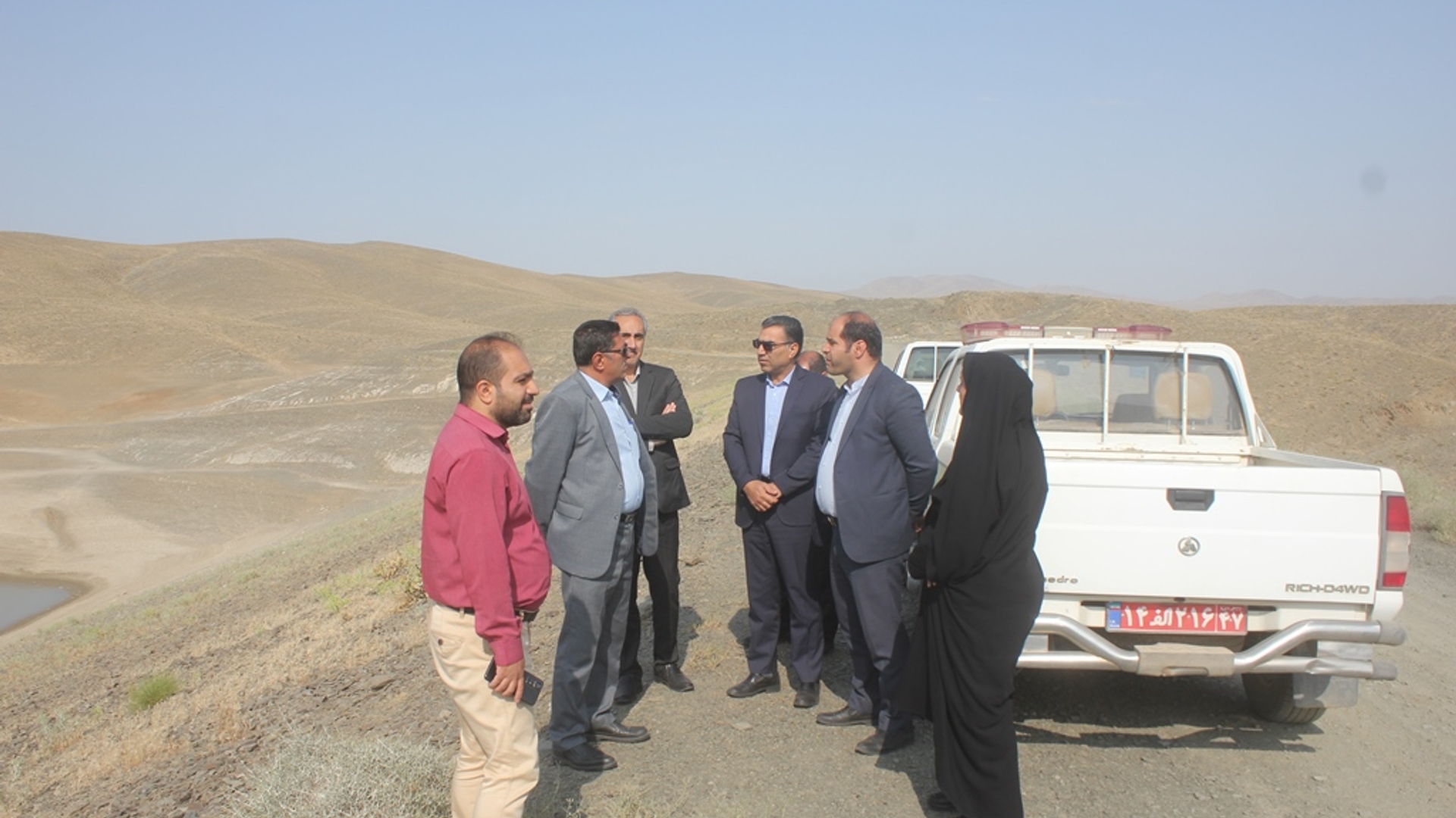 فرماندار از روستای عباس آباد شهرستان خمین بازدید کرد