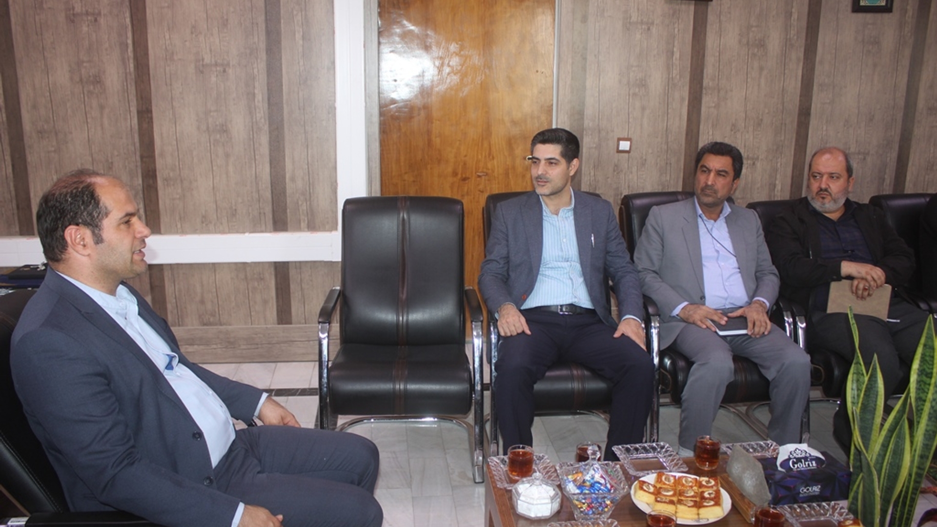 نشست مدیر کل استاندارد استان با فرماندار شهرستان خمین برگزار شد