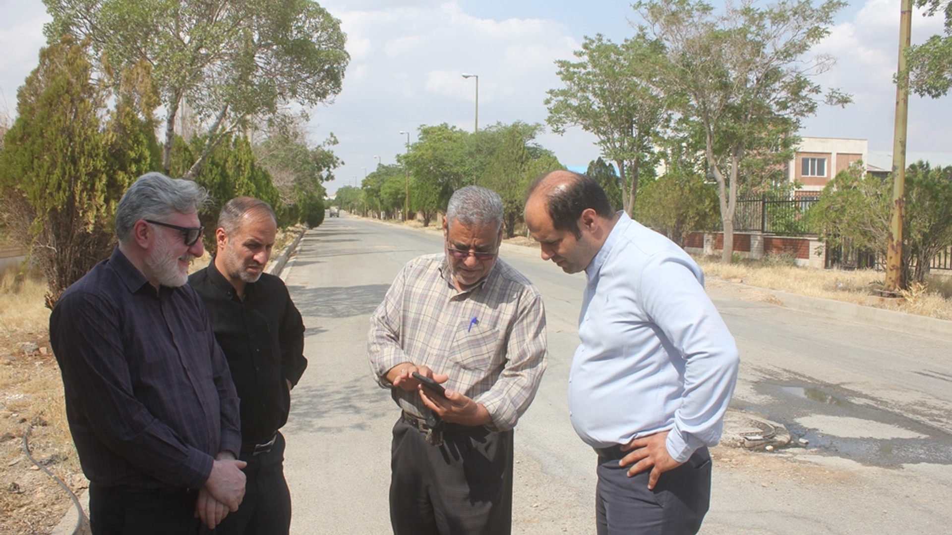 فرماندار از شرکت پارس لیزر خمین بازدید کرد