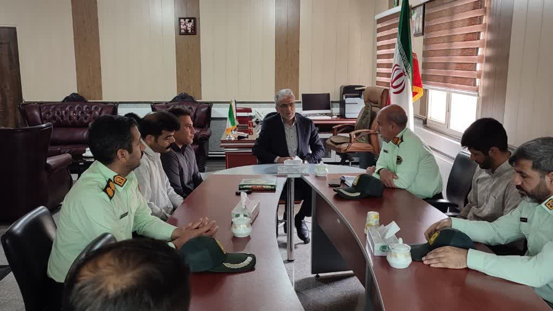 دیدار سرهنگ محمدی‌زاد با دکتر احمدی در فرمانداری زرندیه