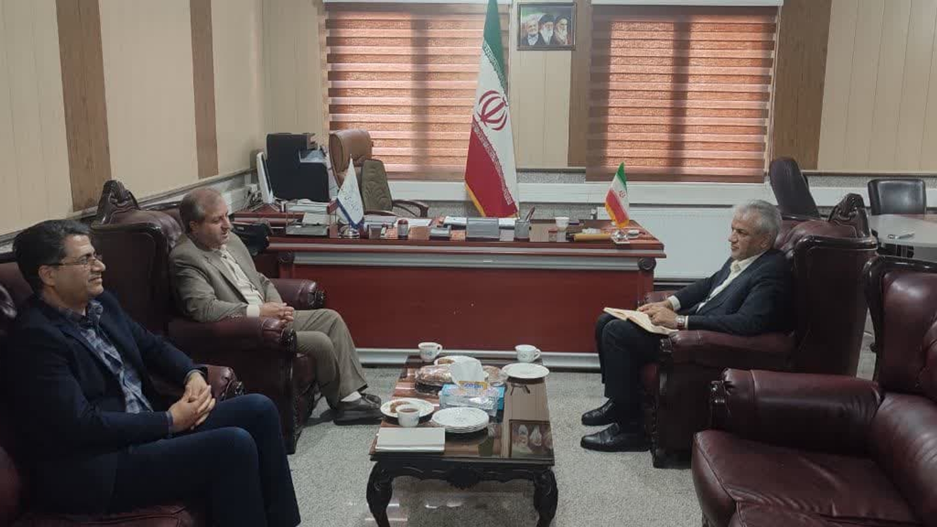 دیدار رؤسای ادارات کتابخانه‌های عمومی و ثبت احوال با سرپرست فرمانداری زرندیه