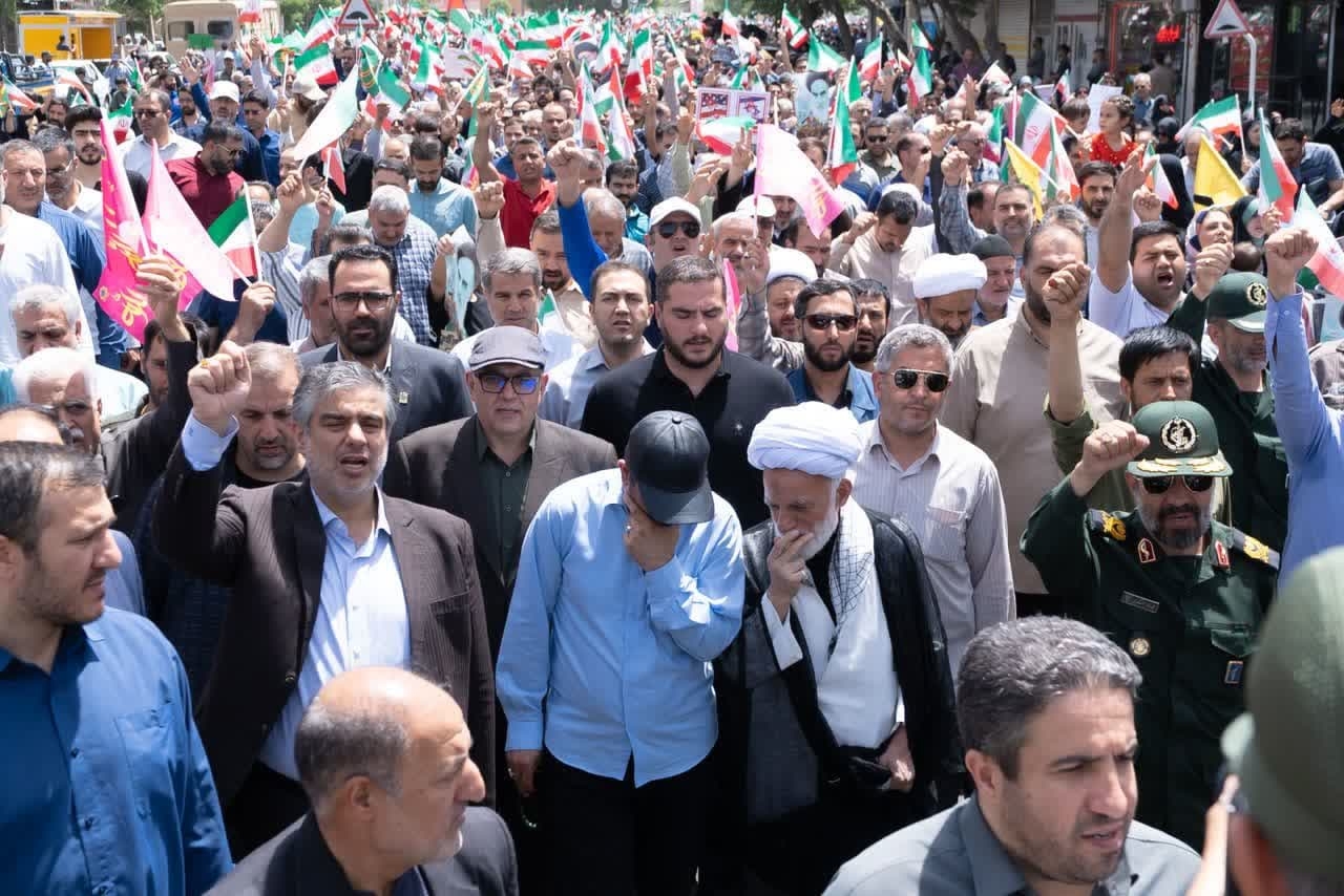 تقدیر نماینده ولی فقیه و استاندار مرکزی از حضور مردم در راهپیمایی خشم و نصر