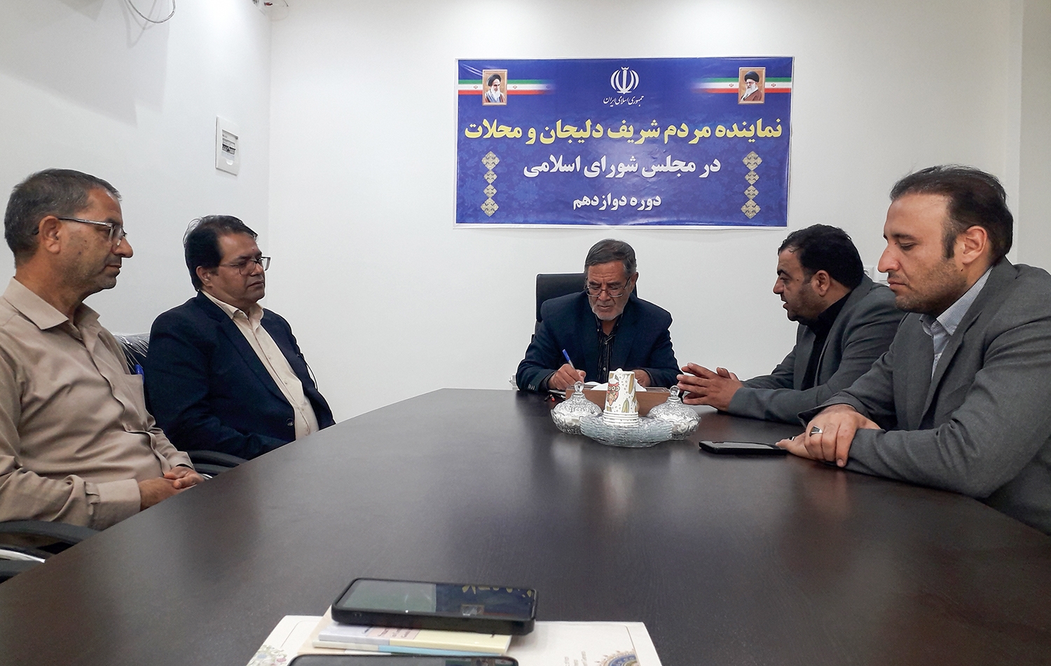 دیدار دبیر کمیسیون مبارزه با قاچاق کالا و ارز با نماینده مردم دلیجان و محلات