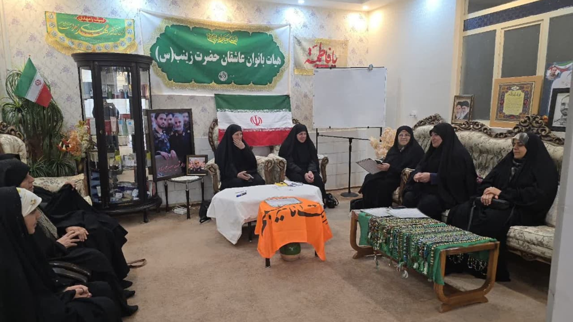 به ریاست مفتح زاده مدیر کل امور زنان و خانواده استانداری نوزدهمین جلسه ستادبانوان پشتیبانی از جنگ استان مرکزی پیرامون نقش  بانوان و تاثیر در این جنگ به مانند سالهای دفاع مقدس و جنگ تحمیلی  با حضور اعضا تشکیل شد.

دوشنبه ۲ تیر ۱۴۰۴