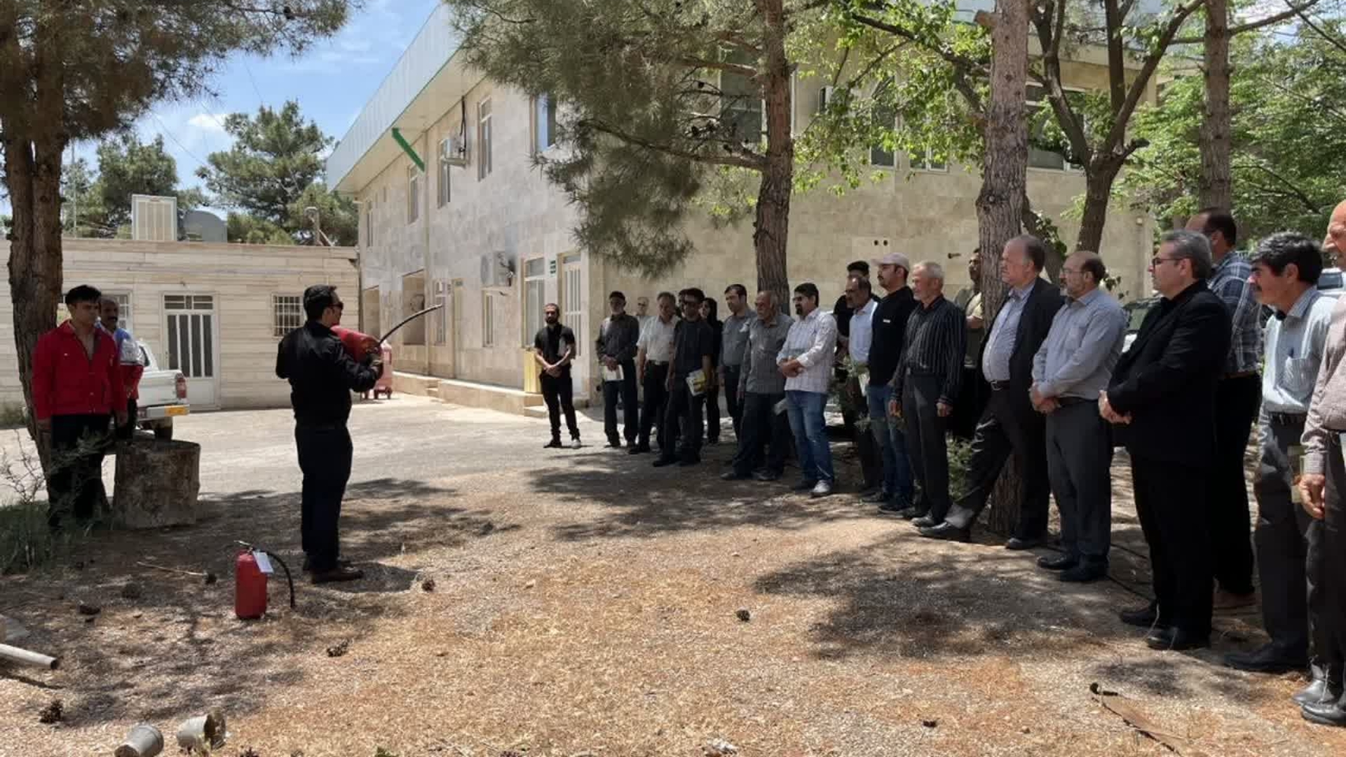 برگزاری دوره‌ی آموزشی-ترویجی مدیریت اطفای حریق مراتع در شهرستان محلات