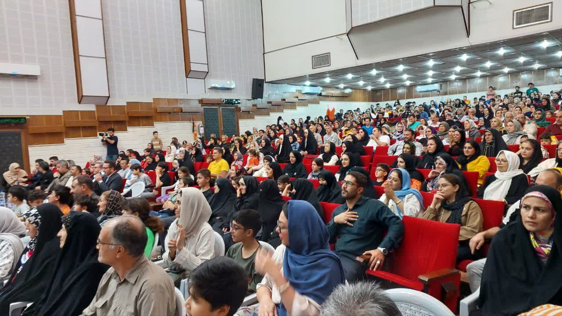 جشن بزرگ نشاط اجتماعی در محلات برگزار شد.