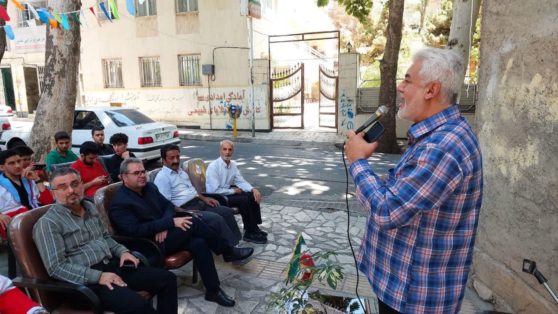 مهمانی عید غدیر خم در هلال احمر شهرستان محلات برگزار شد.