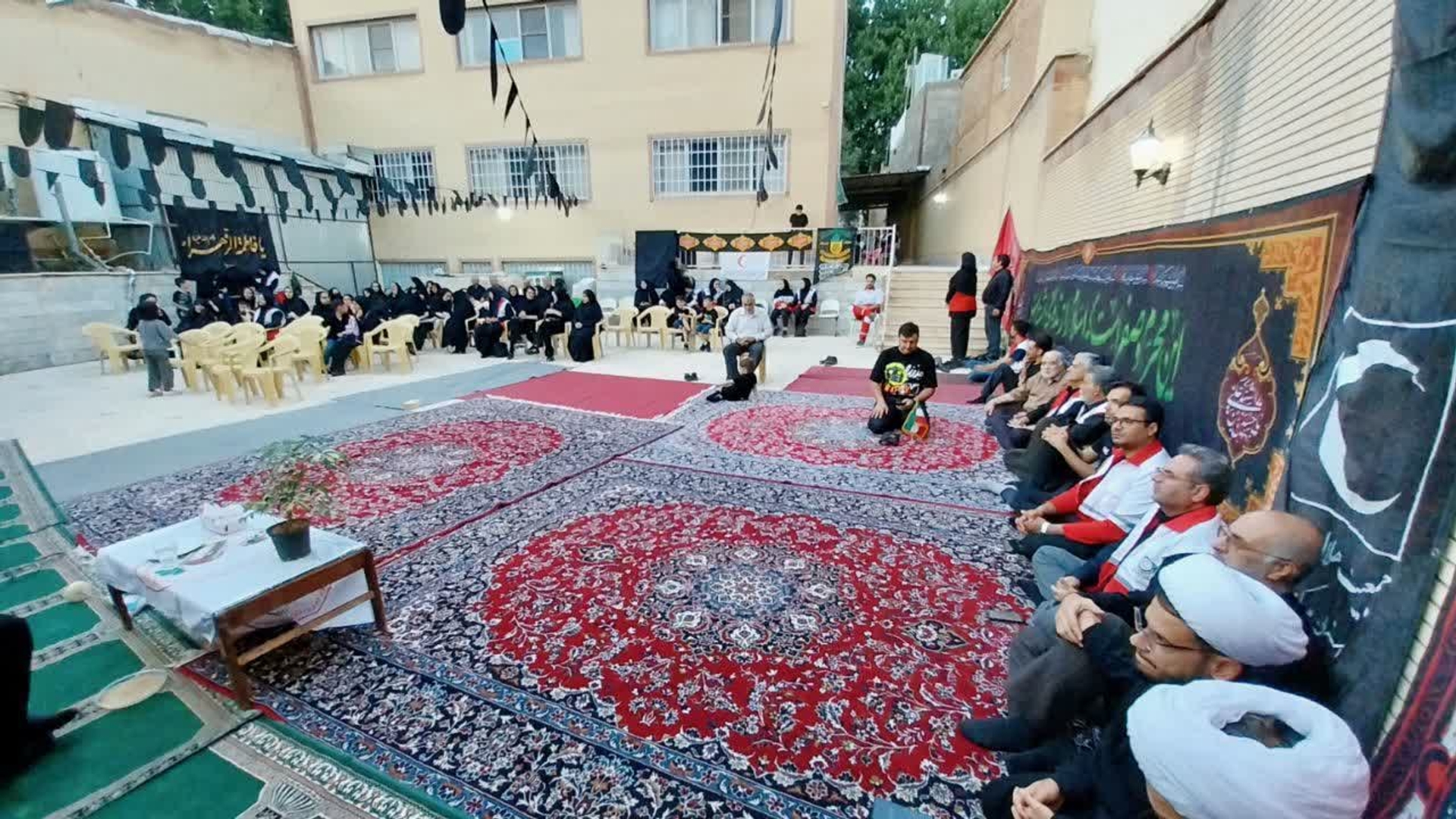 برگزاری مراسم سوگواری اعضای جمعیت هلال‌احمر شهرستان محلات با حضور فرماندار