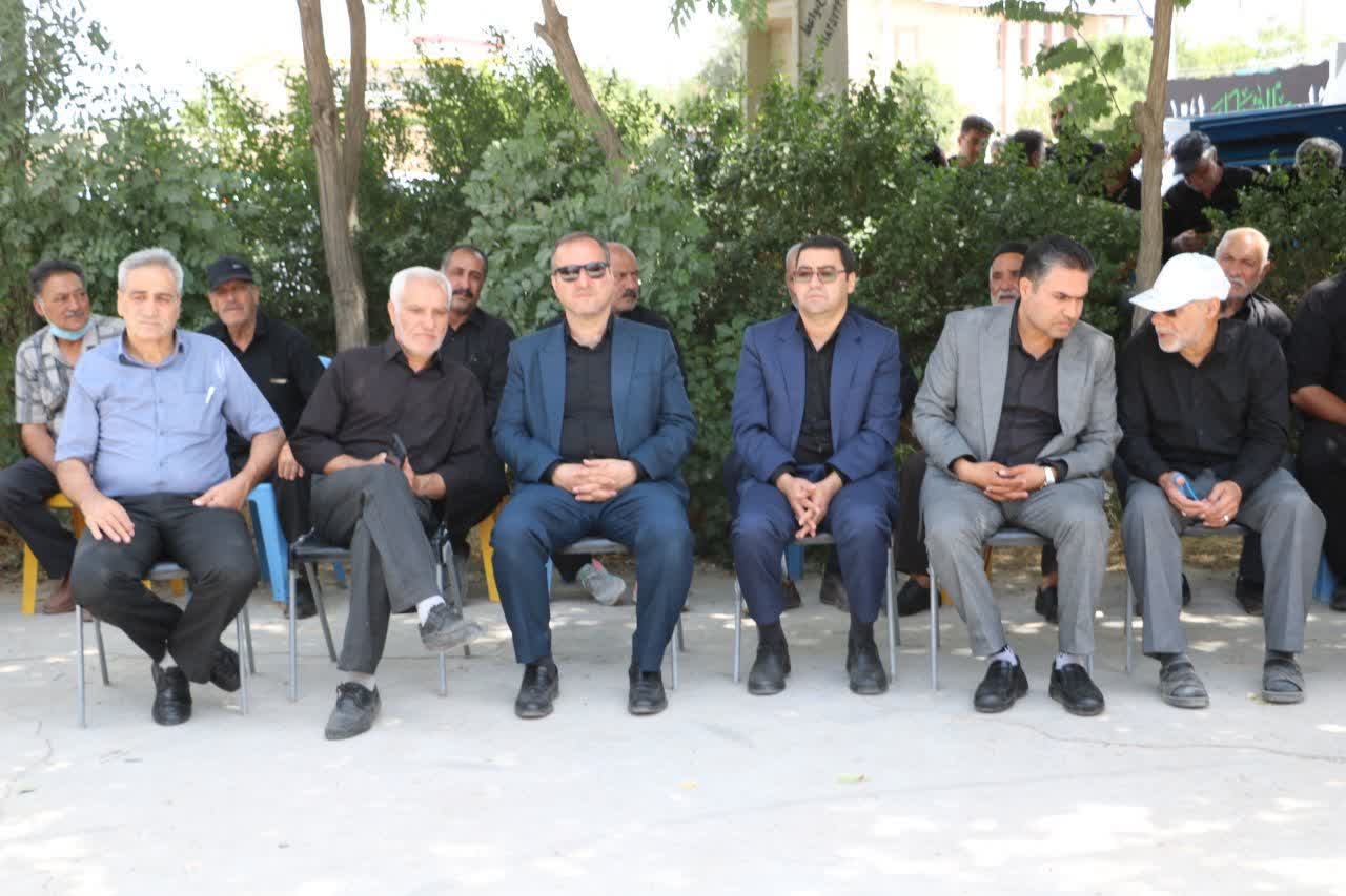 حضور  حاجی علی بیگی سرپرست فرمانداری شهرستان اراک در جمع عزاداران حسینی در روستای خیرآباد