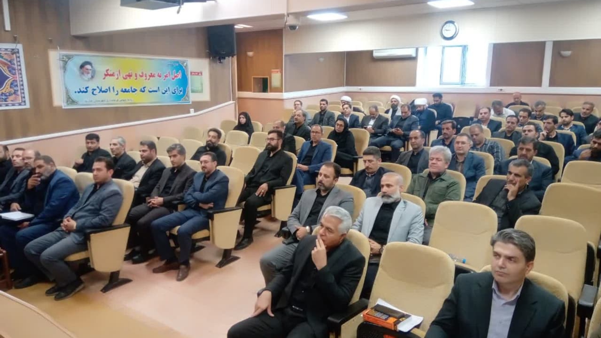 تقدیر سرپرست فرمانداری از دستگاه های اجرایی در طول مدت جنگ/ لزوم هزینه کرد اعتبارات تا پایان تابستان