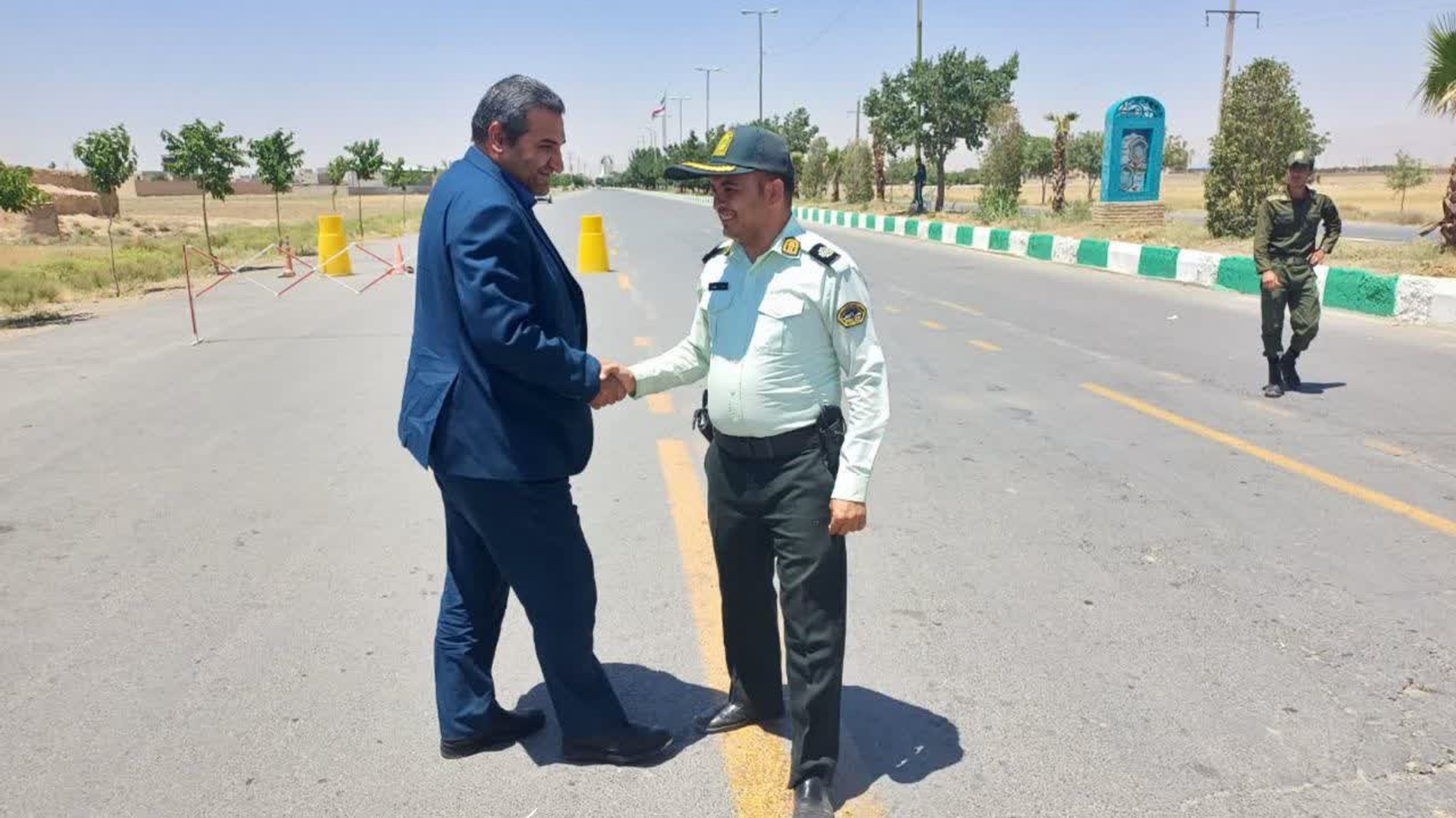 🔻بازدید فرماندار شهرستان از ایست بازرسی های شهرستان و عرض خداقوت و خسته نباشید به کادر خدوم نیروی انتظامی شهرستان