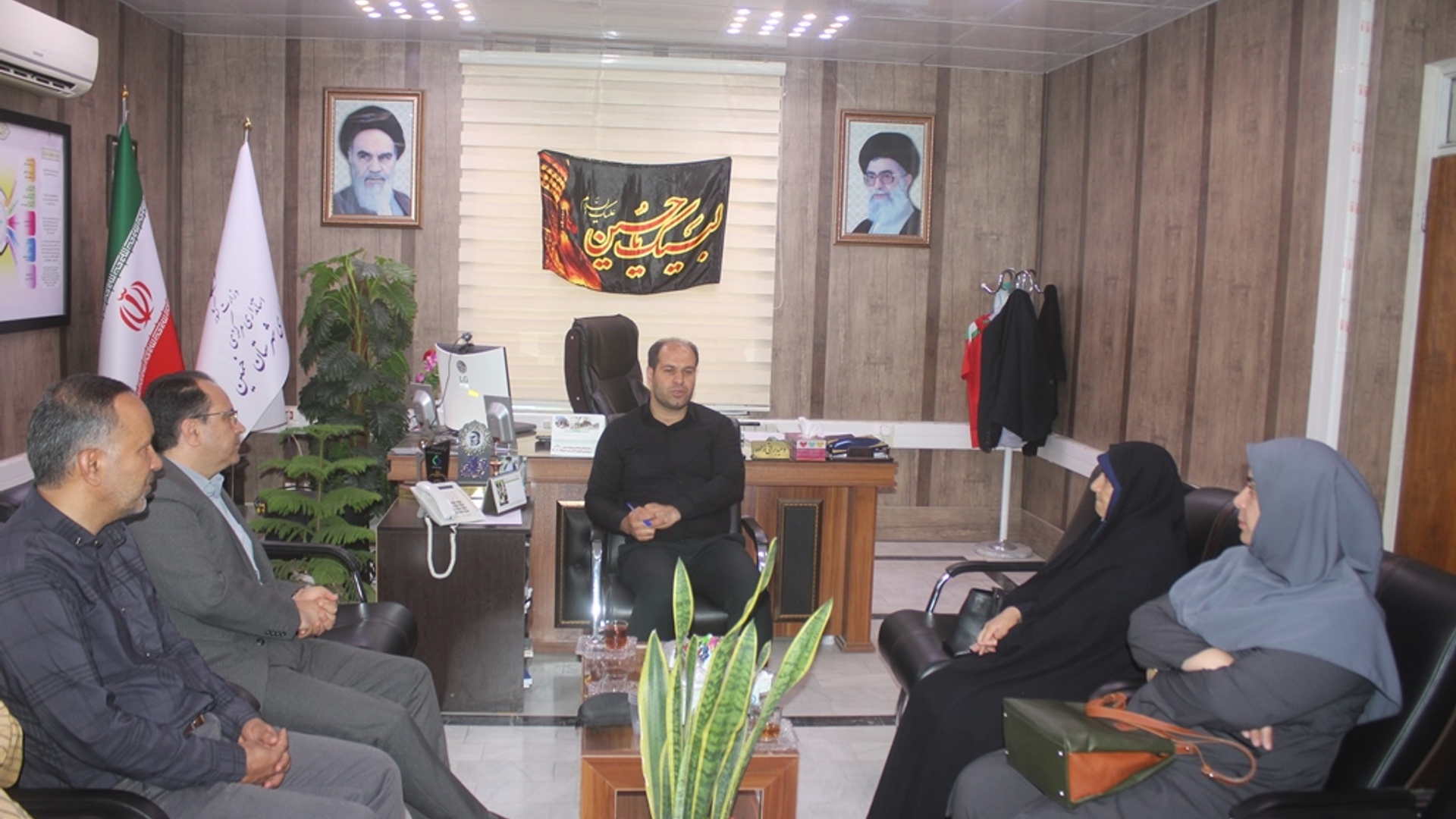 نشست معاون مدیر کل دفتر برنامه ریزی استانداری با فرماندار شهرستان خمین برگزار شد