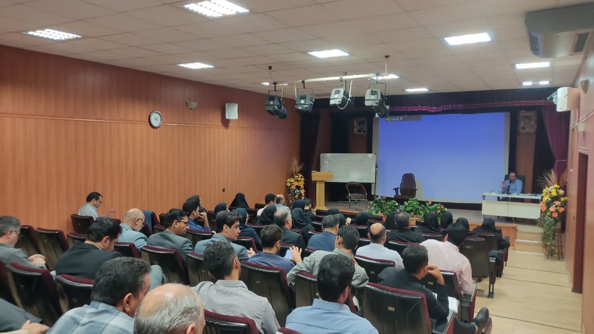 آغاز دوره جامع «استانداردهای حسابرسی» با حضور مسئولین و کارشناسان مالی شهرداری‌های استان مرکزی