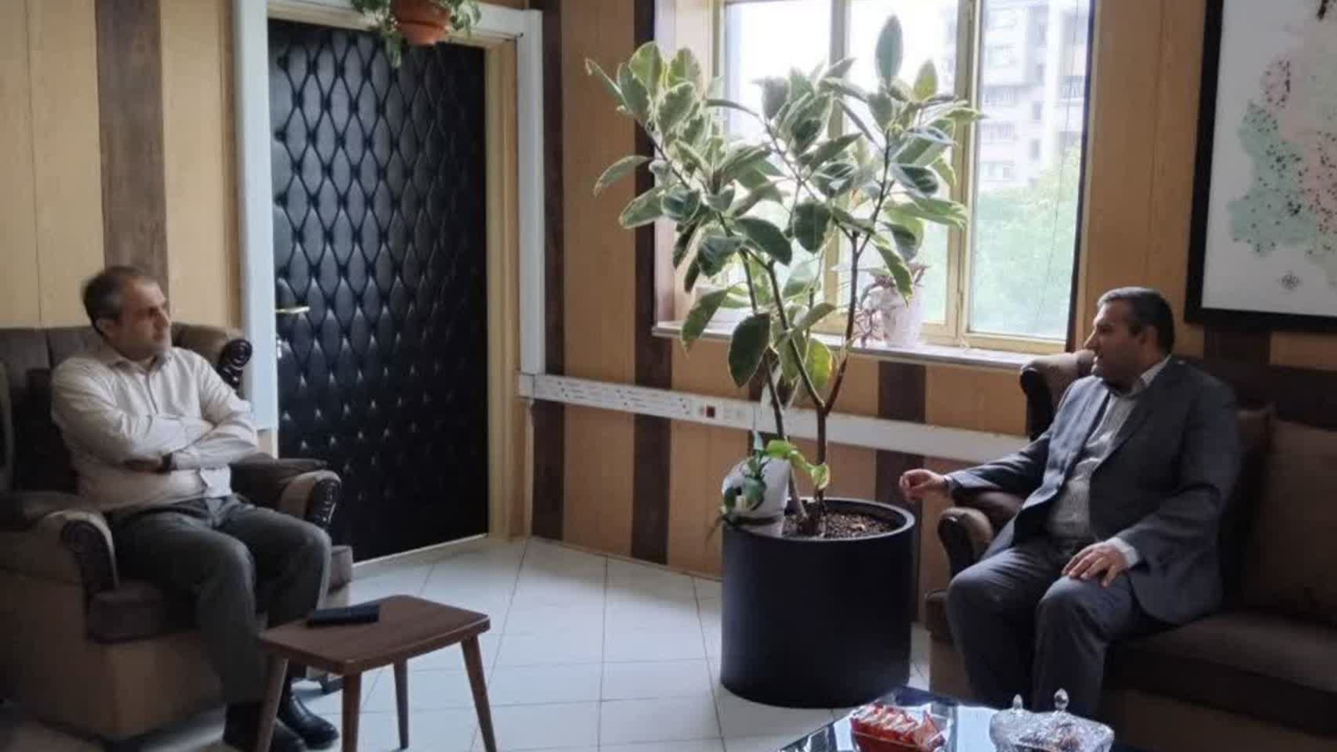 🔻 دیدار فرماندار شهرستان کمیجان با مدیرکل امور روستایی و شوراهای استانداری مرکزی