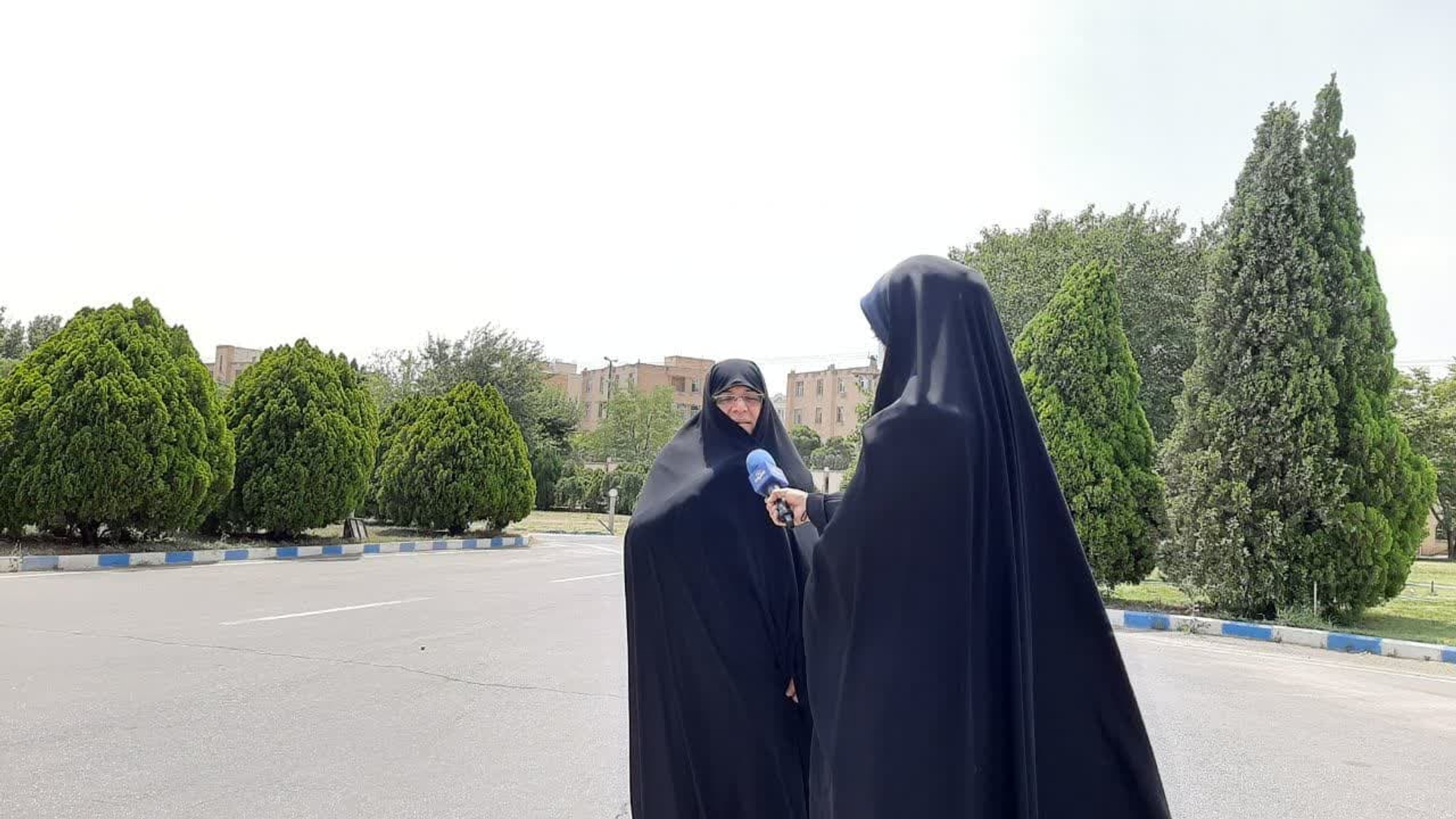 مدیرکل دفتر امورزنان وخانواده  استانداری مرکزی بااشاره به ۲۱تیرماه، سالروز عفاف وحجاب گفت:به دنبال دستور رضاخان مبنی برکشف حجاب بانوان ایرانی مردم در اعتراض به این اقدام درمسجد گوهرشادمشهدقیام کردندکه حکومت منحوس پهلوی با هجوم به مسجد عموم مردم مؤمن رابه شهادت رساند. به همین سبب این روزبه نام عفاف و حجاب نامگذاری شده است.