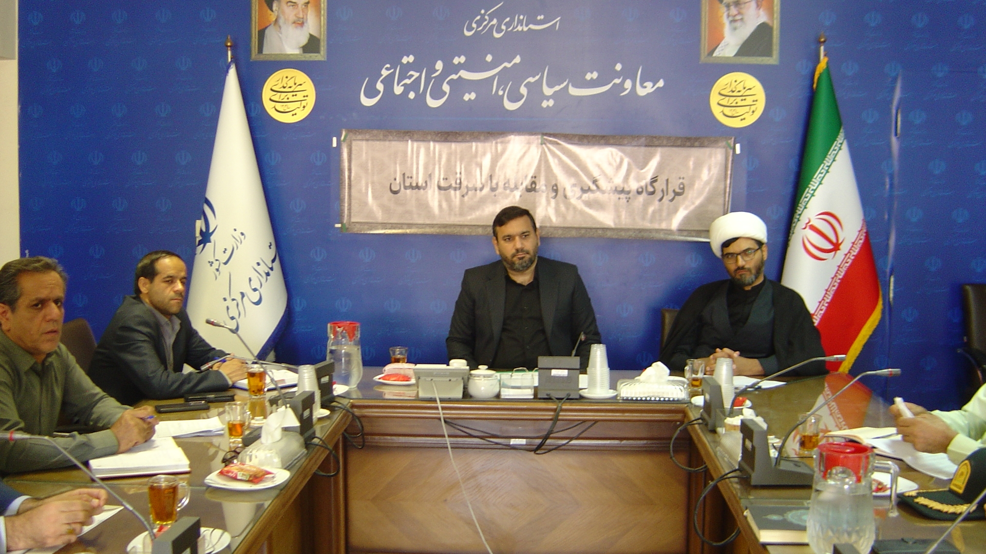 جلسه کمیسیون پیشگیری و مقابله با سرقت استان مشترک با کمیته هماهنگی پیشگیری از سرقت دادگستری کل استان به ریاست آقای برنج زاده مدیرکل امنیتی و انتظامی استان